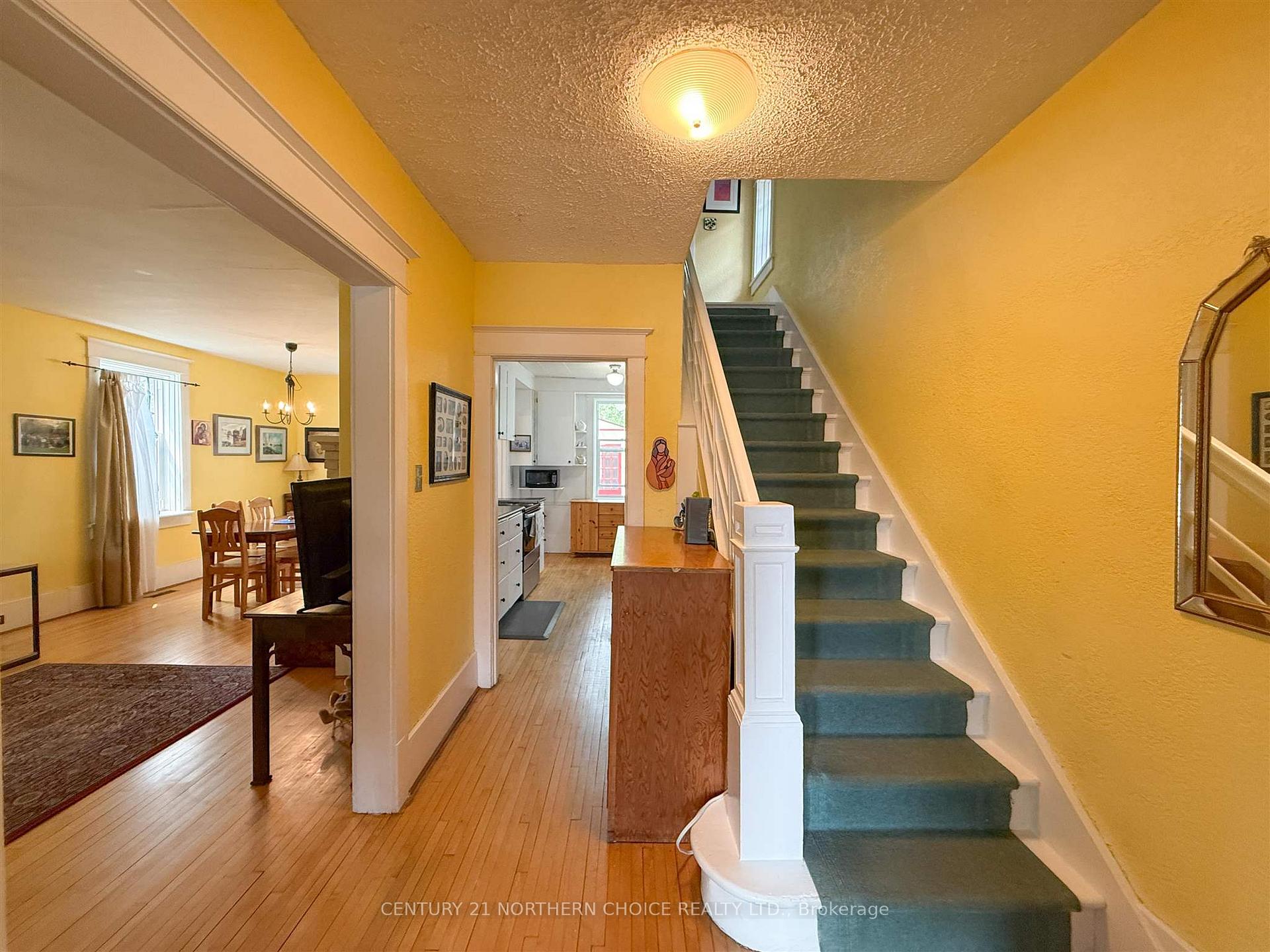 Photo 5 of 834 First Street South, Kenora, Central — HOMEH