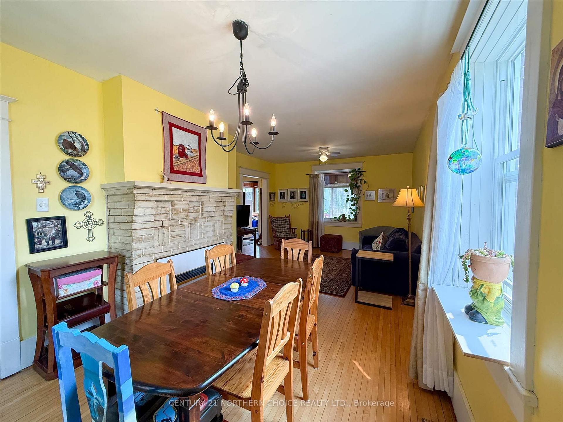 Photo 10 of 834 First Street South, Kenora, Central — HOMEH