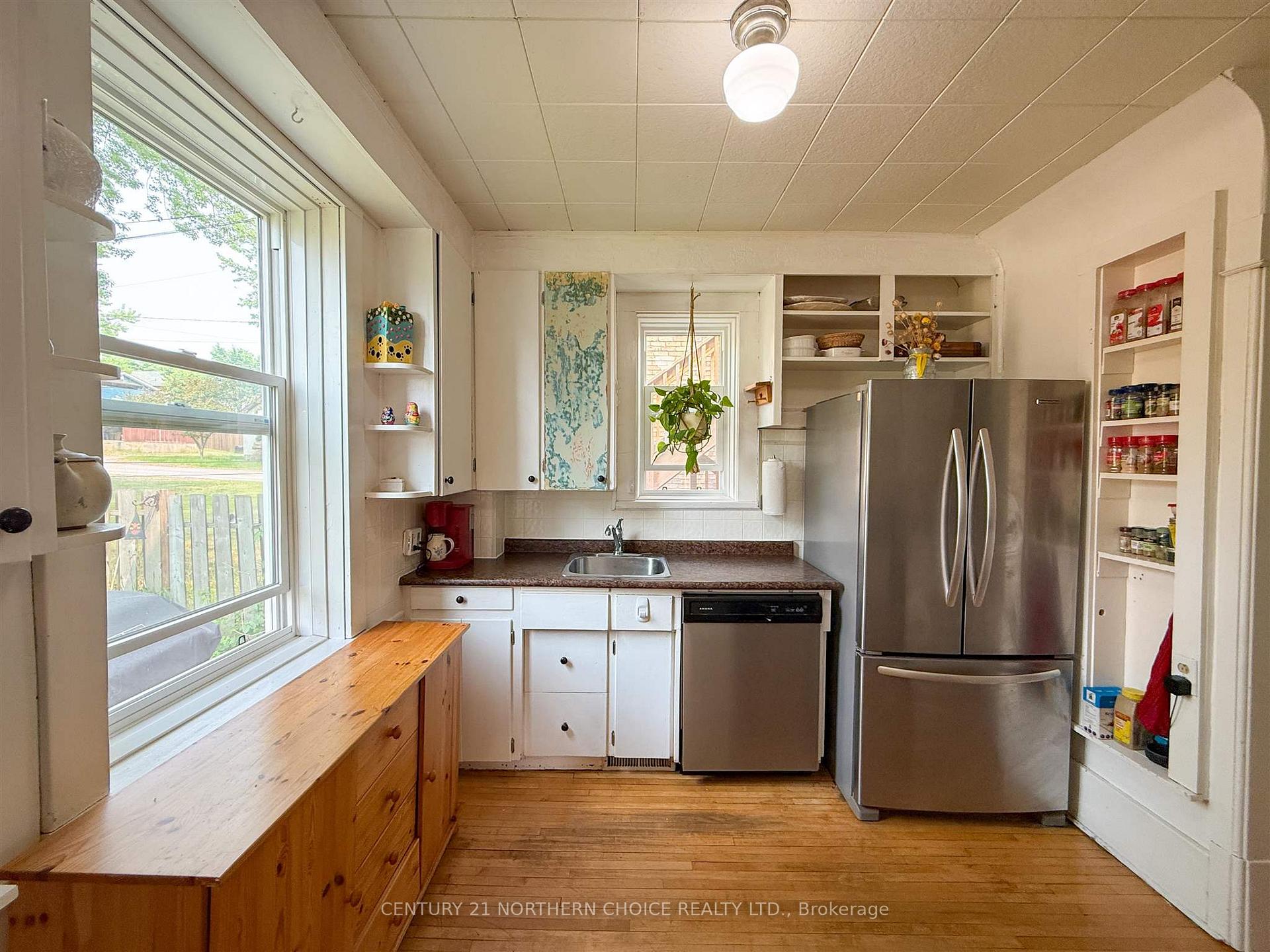 Photo 11 of 834 First Street South, Kenora, Central — HOMEH