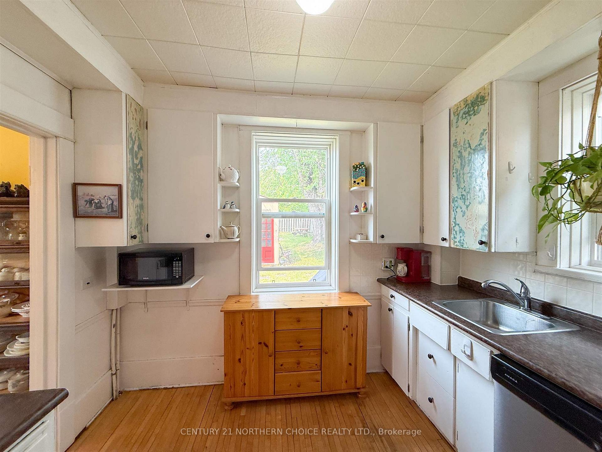 Photo 13 of 834 First Street South, Kenora, Central — HOMEH