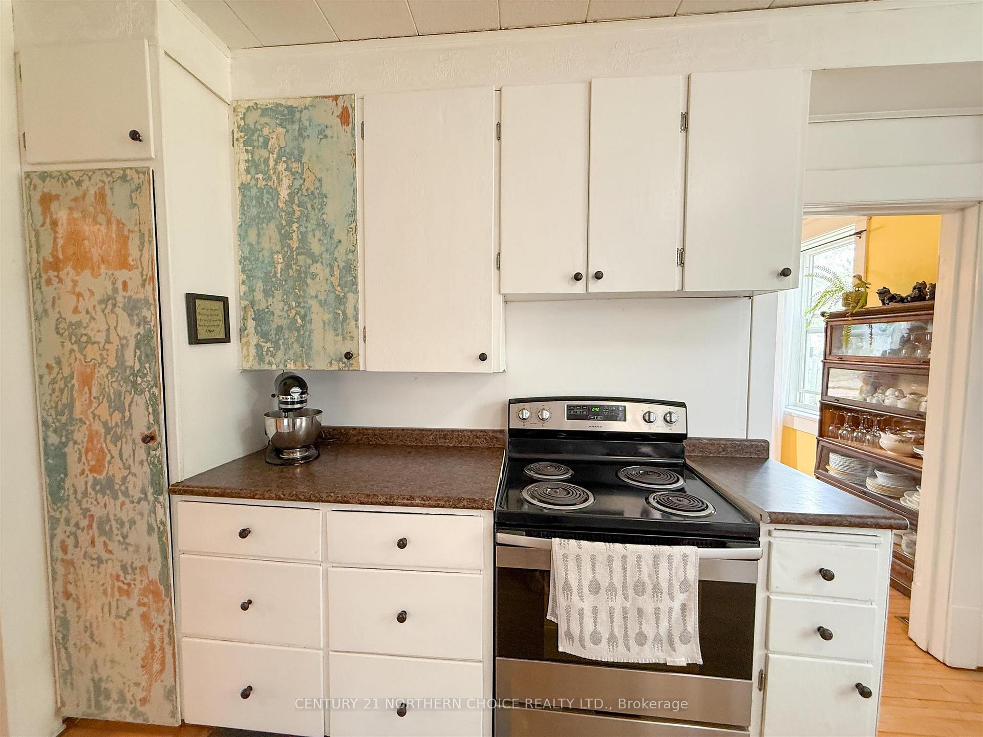 Photo 15 of 834 First Street South, Kenora, Central — HOMEH