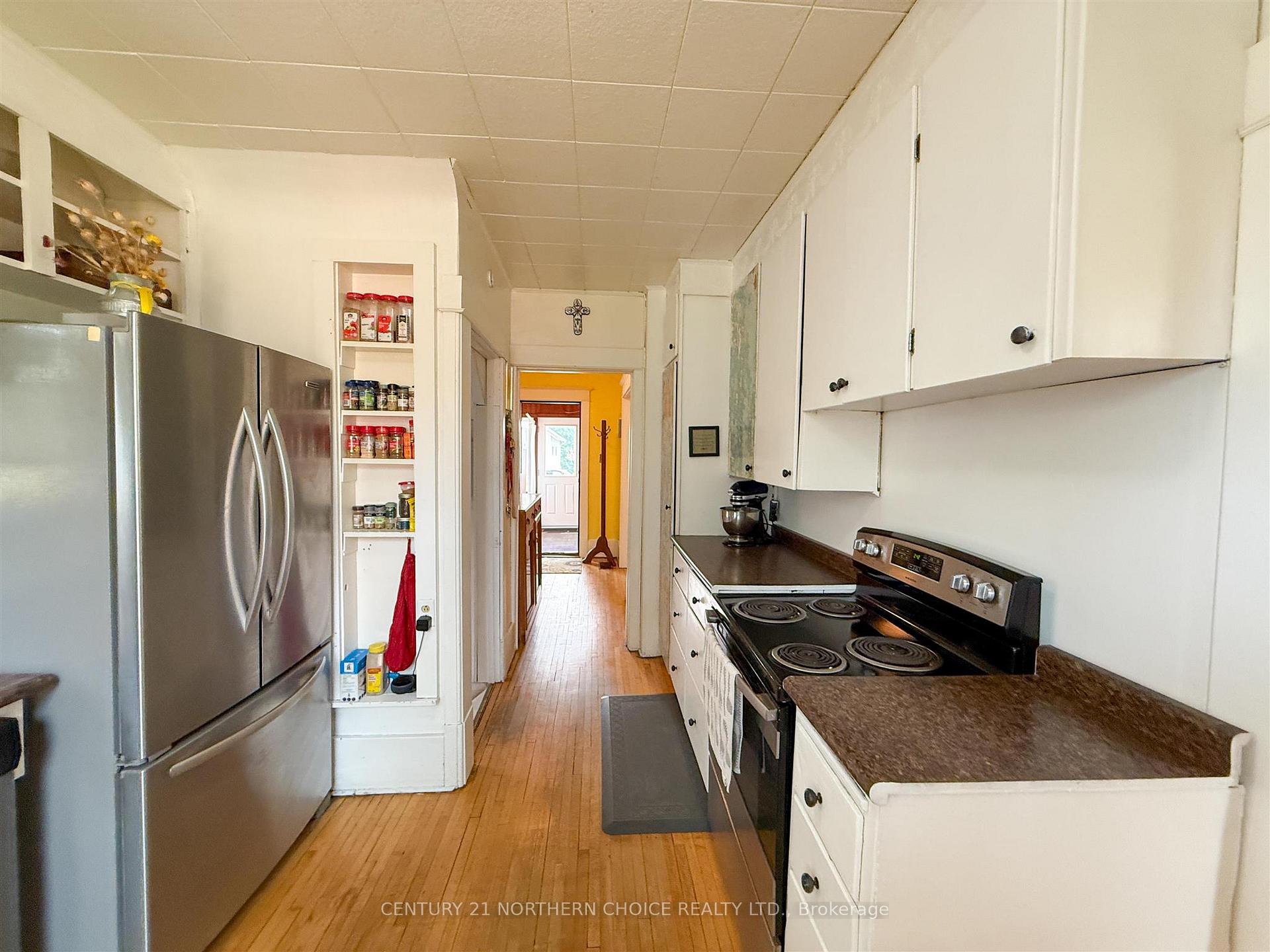 Photo 16 of 834 First Street South, Kenora, Central — HOMEH