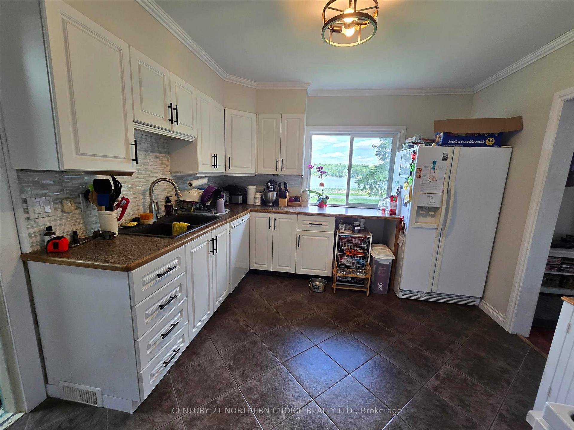 Photo 6 of 4 Gerald Street, Kenora, Evergreen — HOMEH