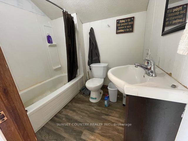Photo 13 of 236 Florence Street, Dryden, Hillcrest — HOMEH