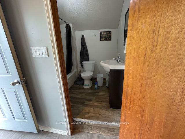 Photo 14 of 236 Florence Street, Dryden, Hillcrest — HOMEH