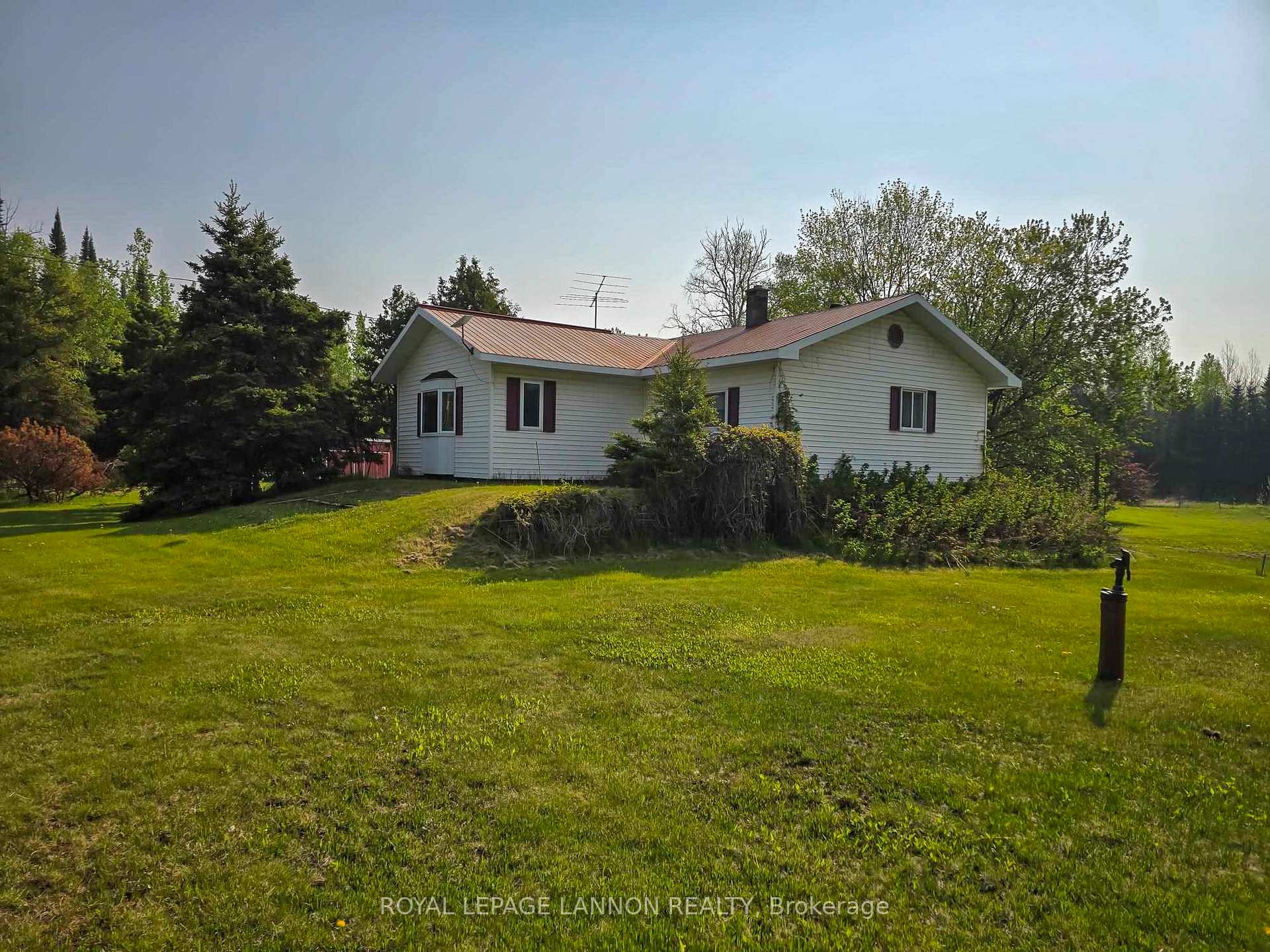 Photo 1 of 750 Hwy 11/17, Dorion — HOMEH