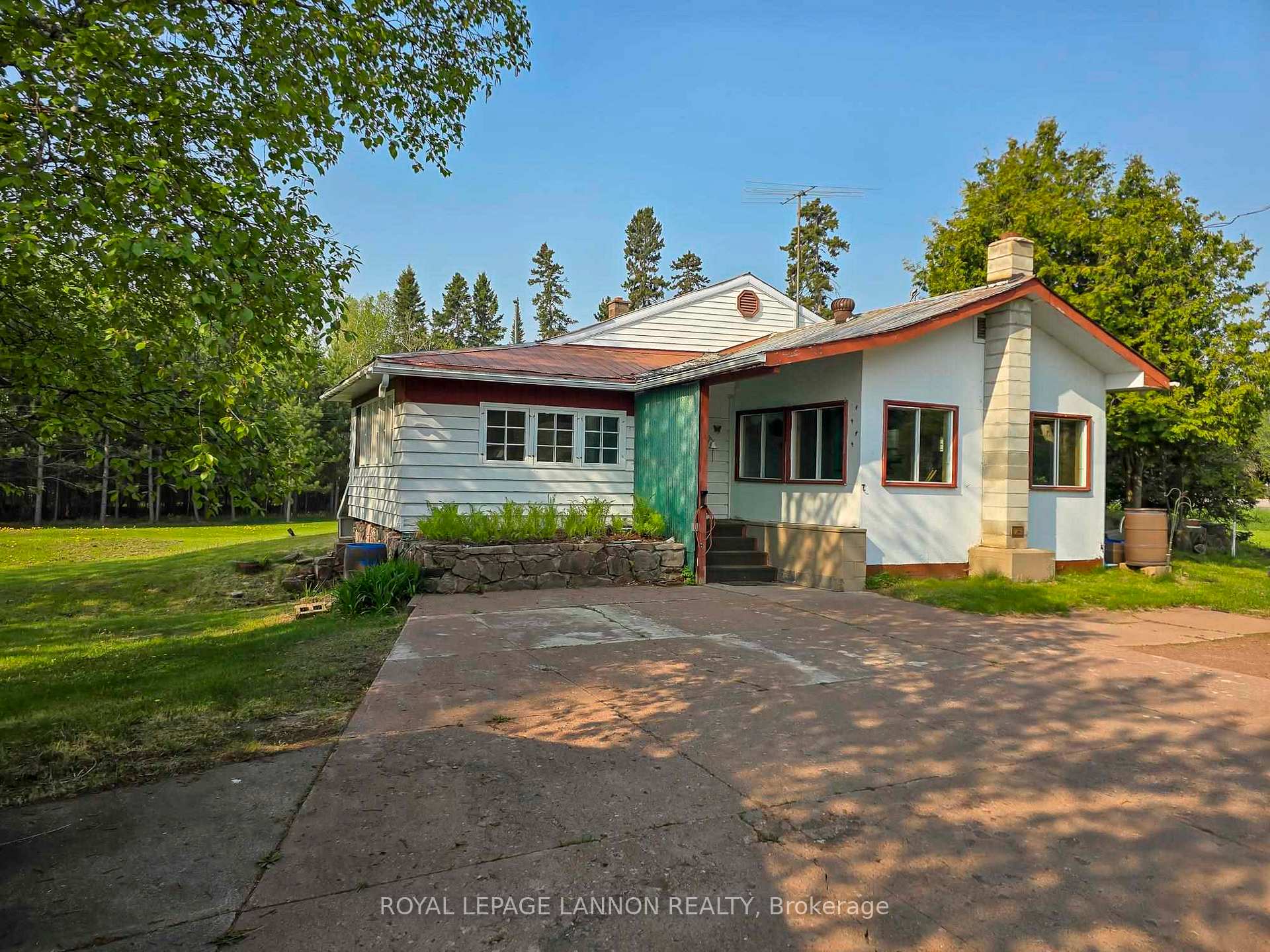 Photo 30 of 750 Hwy 11/17, Dorion — HOMEH