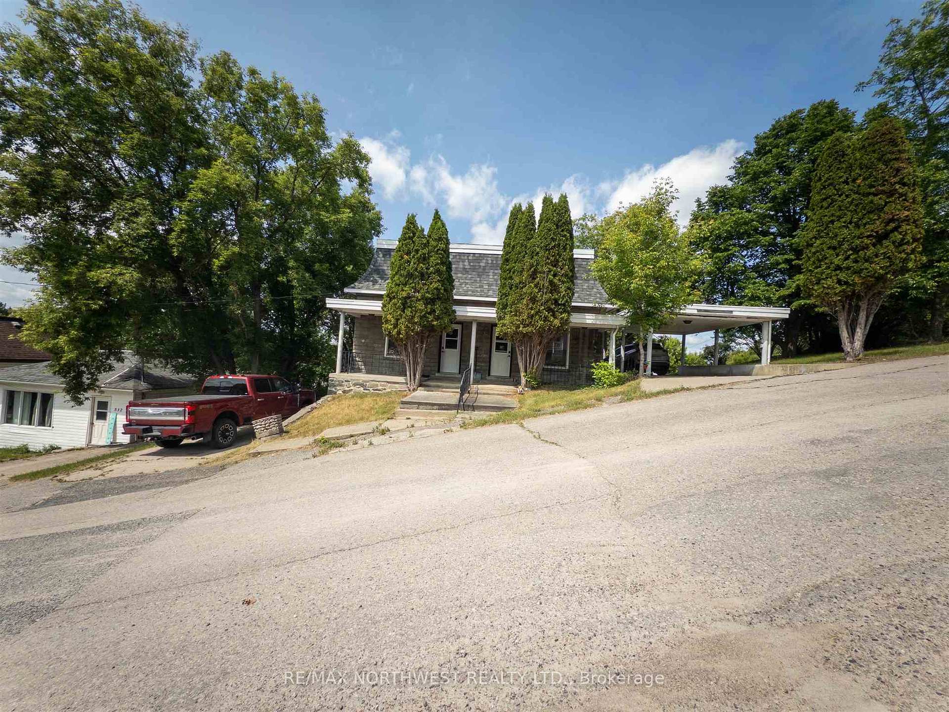 Photo 2 of 506 Superior Street, Kenora, Keewatin — HOMEH