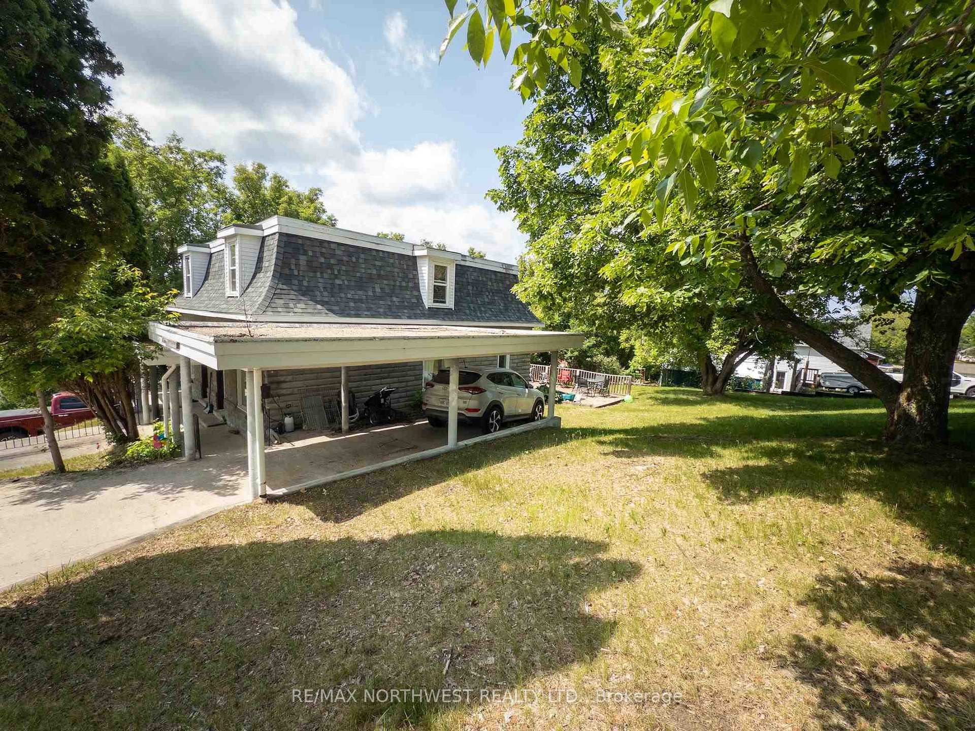 Photo 4 of 506 Superior Street, Kenora, Keewatin — HOMEH