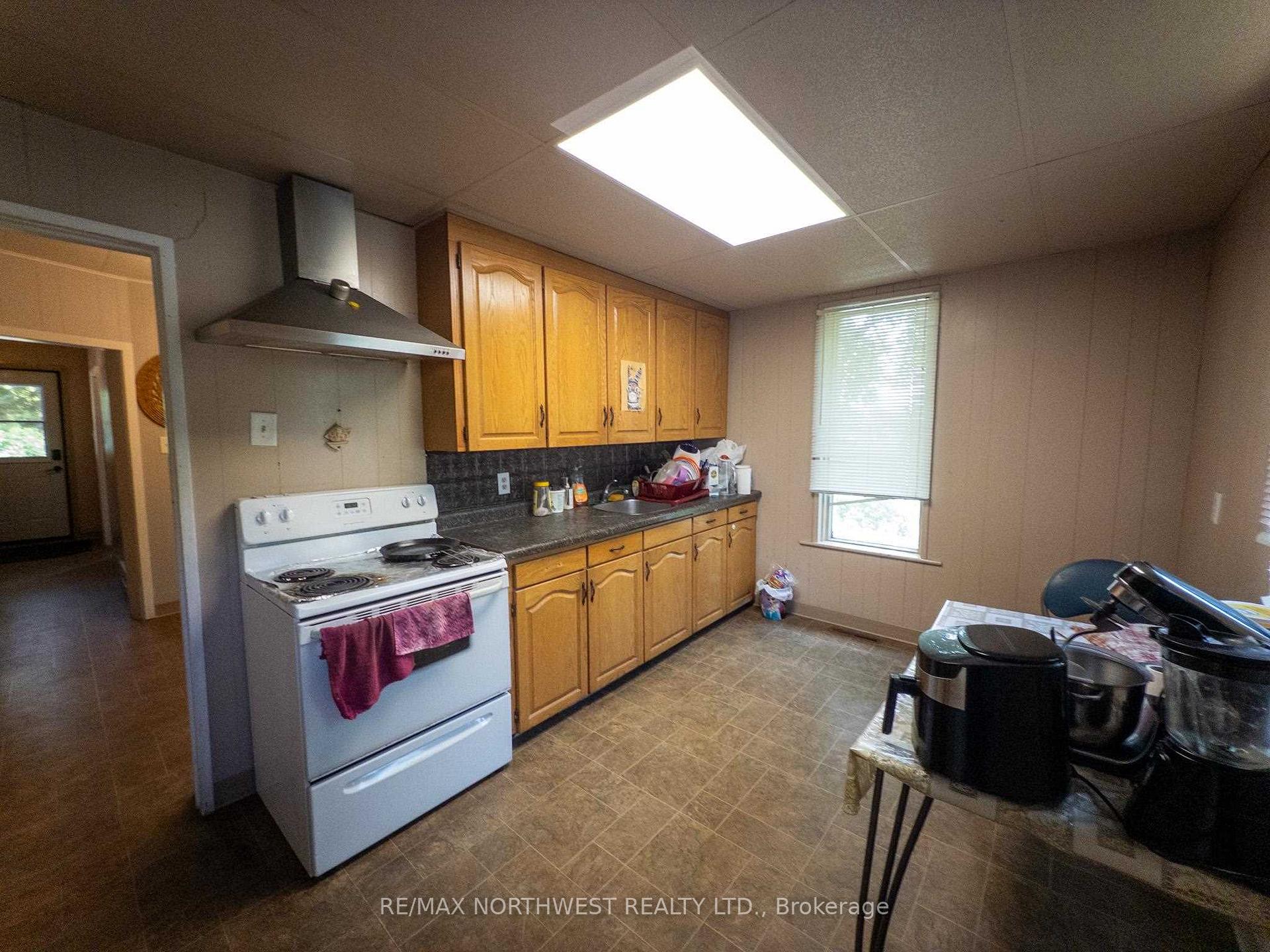 Photo 24 of 506 Superior Street, Kenora, Keewatin — HOMEH