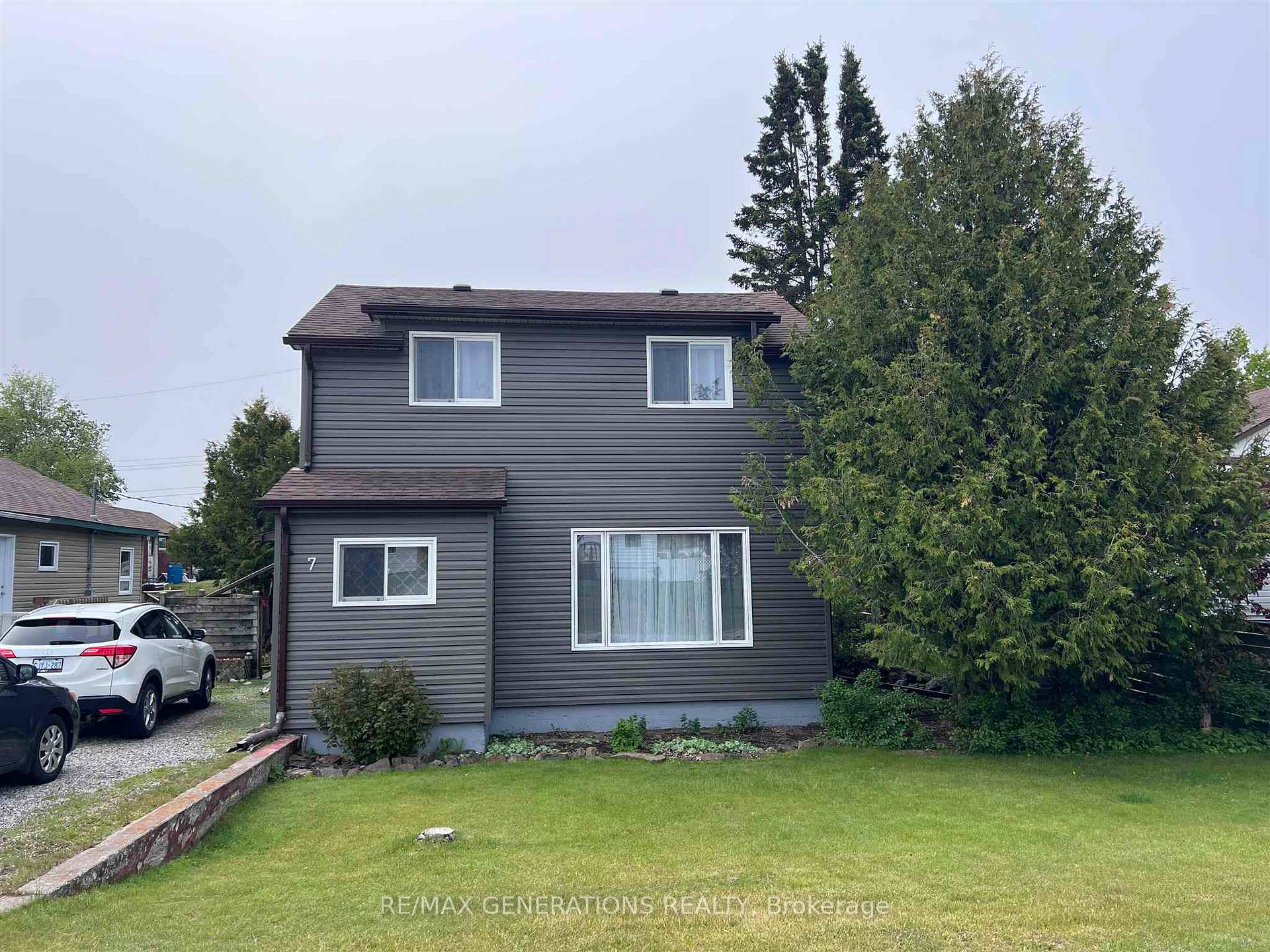 Photo 1 of 7 Howe Street, Marathon — HOMEH