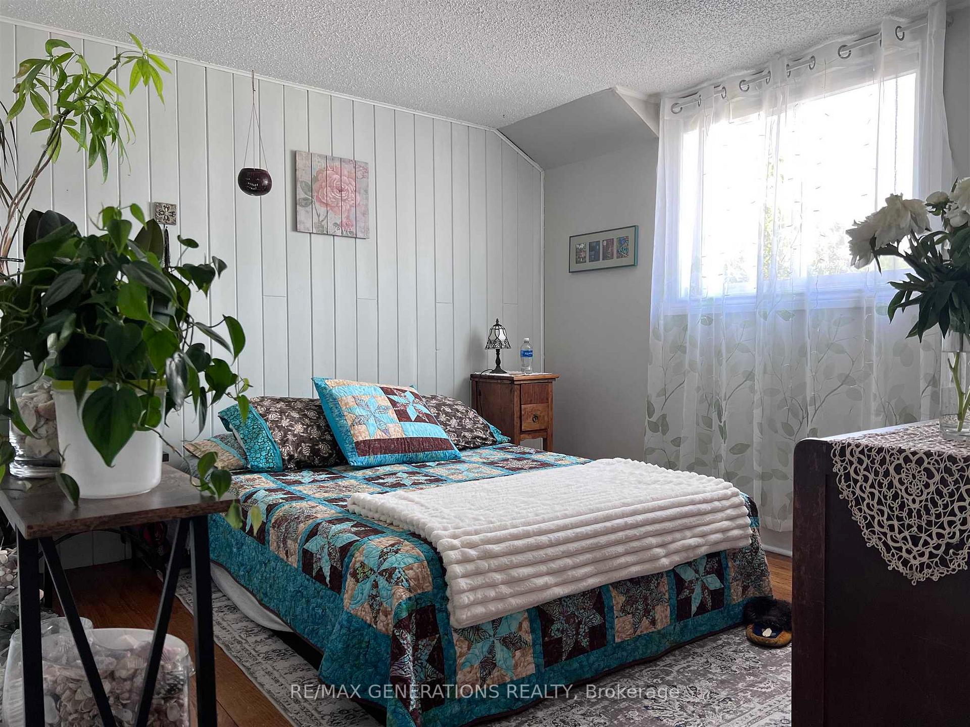 Photo 8 of 7 Howe Street, Marathon — HOMEH