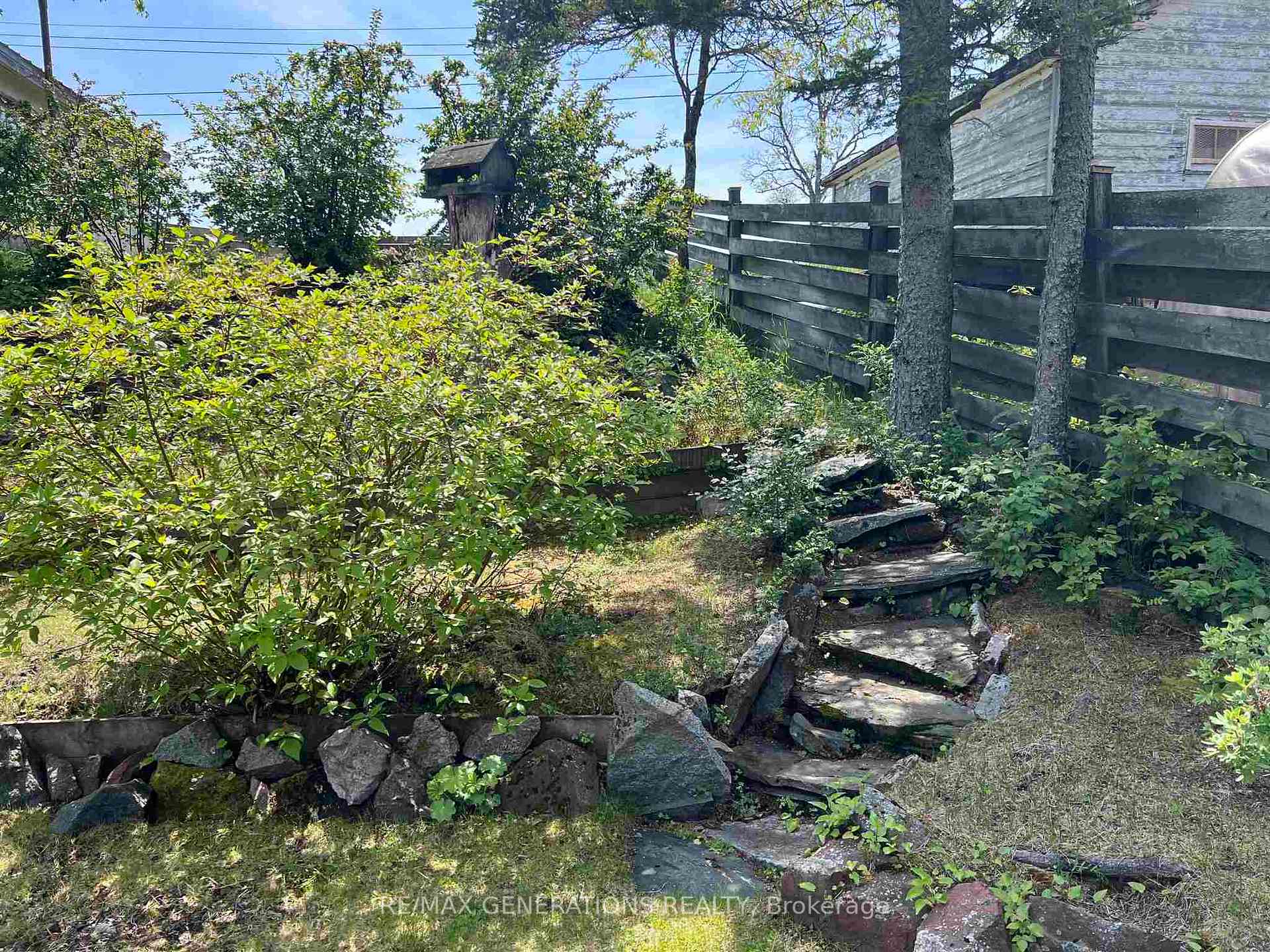 Photo 26 of 7 Howe Street, Marathon — HOMEH