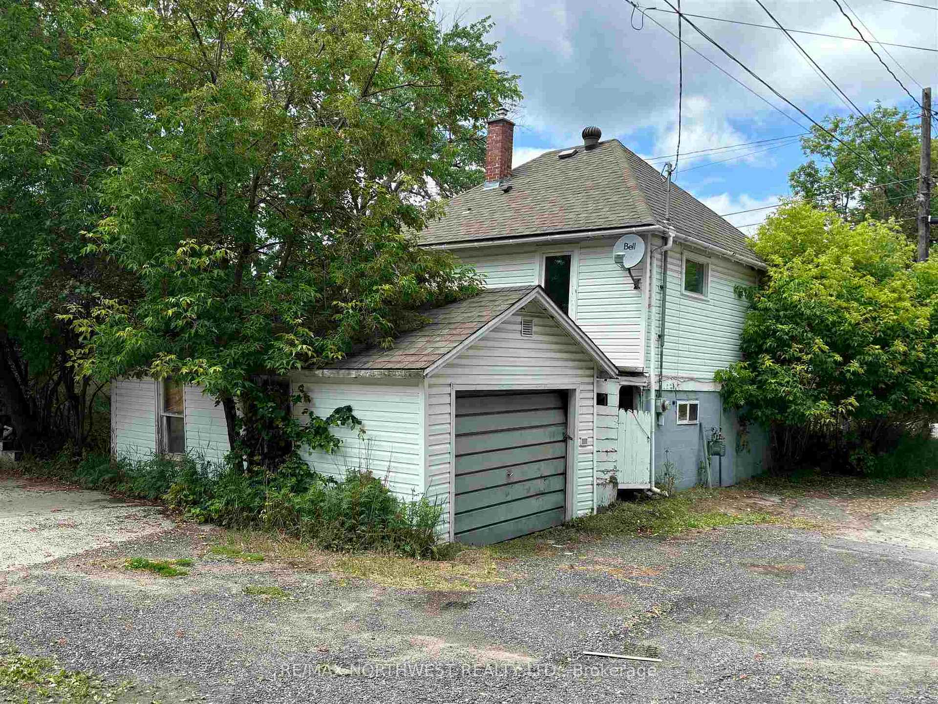 Photo 8 of 305 Fifth St S, Kenora, Lakeside — HOMEH
