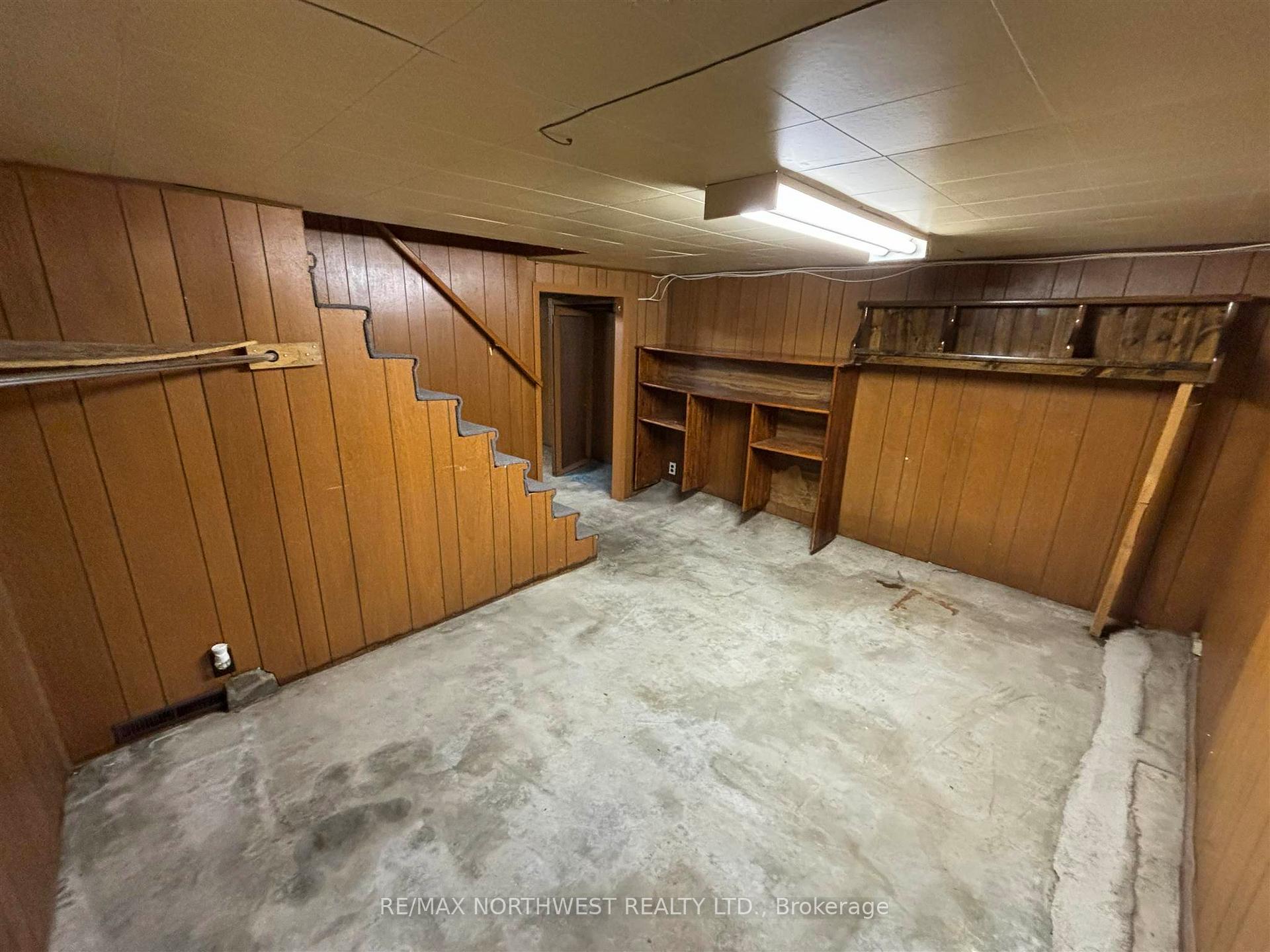 Photo 31 of 305 Fifth St S, Kenora, Lakeside — HOMEH