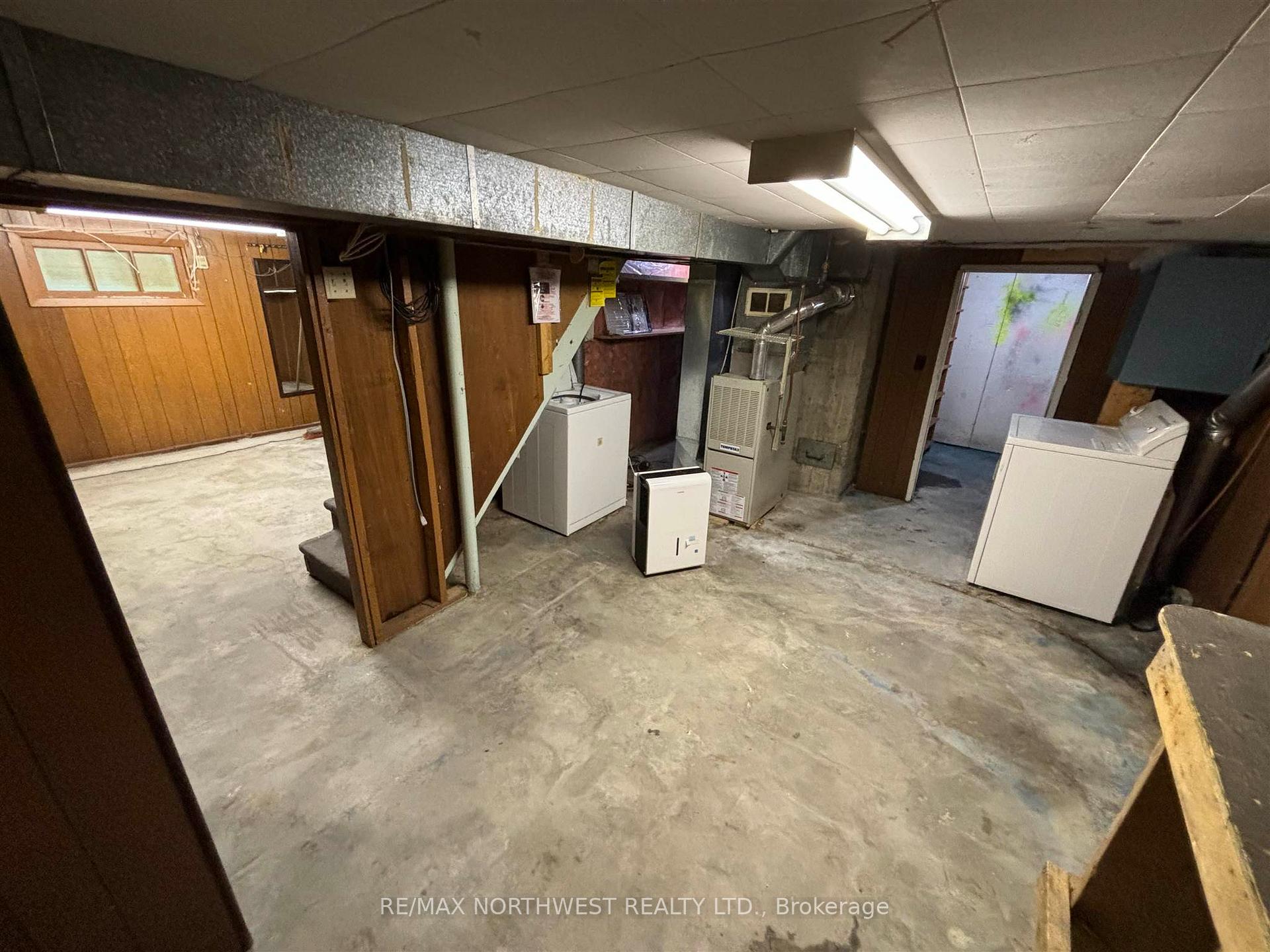 Photo 32 of 305 Fifth St S, Kenora, Lakeside — HOMEH
