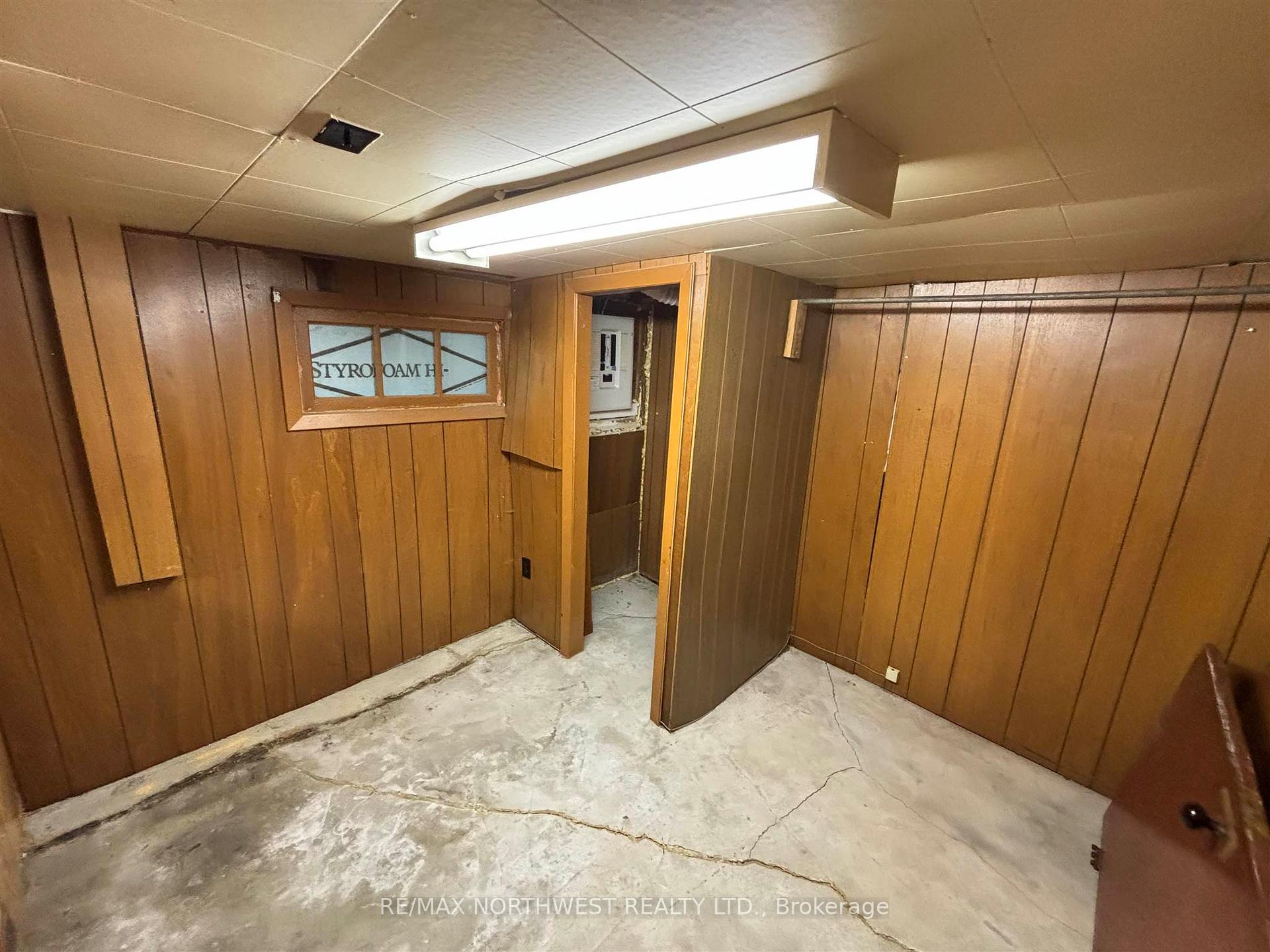 Photo 33 of 305 Fifth St S, Kenora, Lakeside — HOMEH