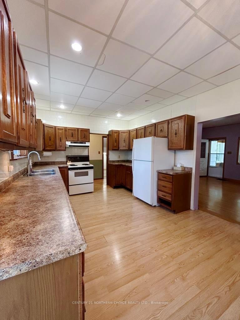 Photo 6 of 418 Second Street E, Fort Frances — HOMEH