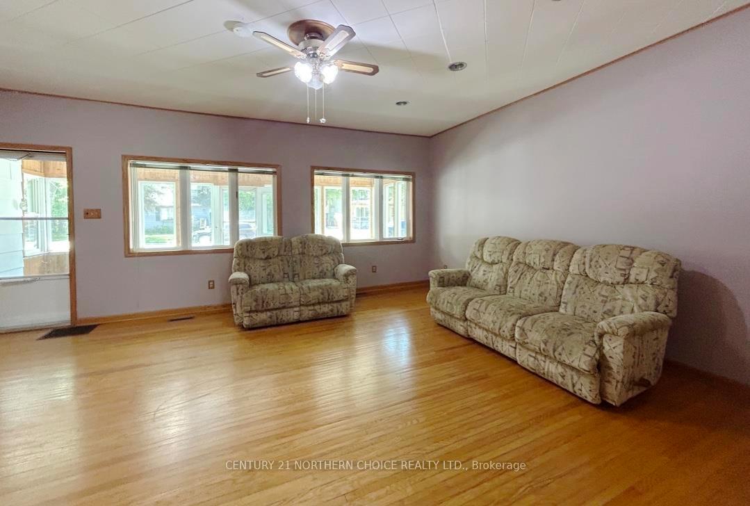 Photo 9 of 418 Second Street E, Fort Frances — HOMEH