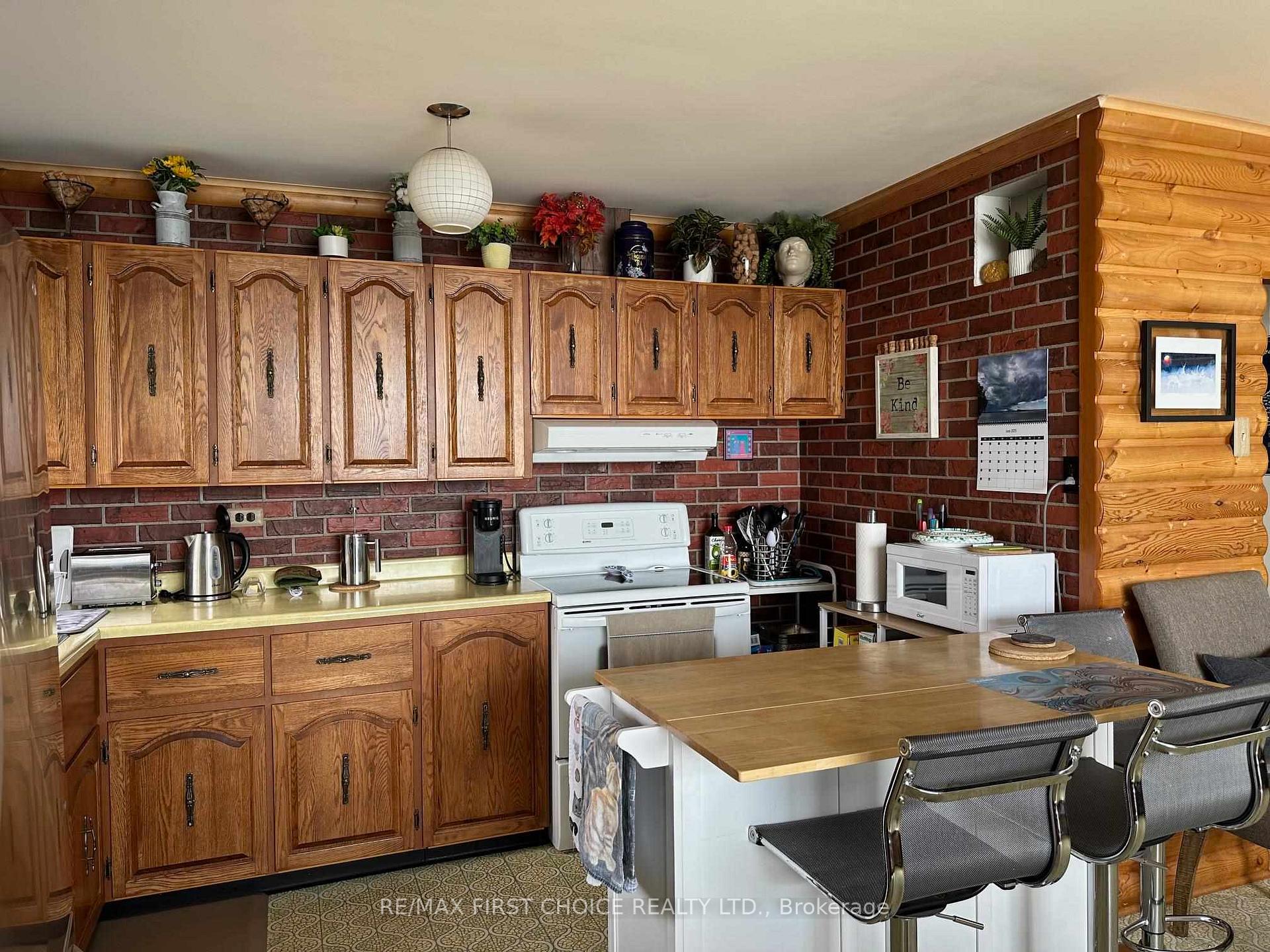 Photo 16 of 1849 MacKenzie Beach Avenue, Shuniah — HOMEH