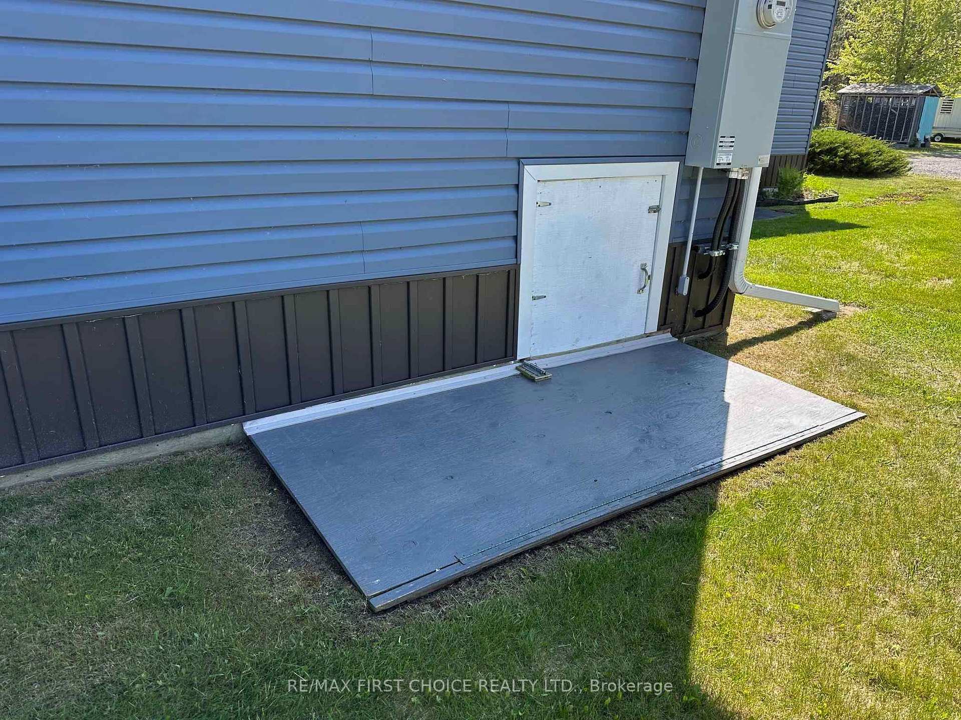 Photo 25 of 1849 MacKenzie Beach Avenue, Shuniah — HOMEH