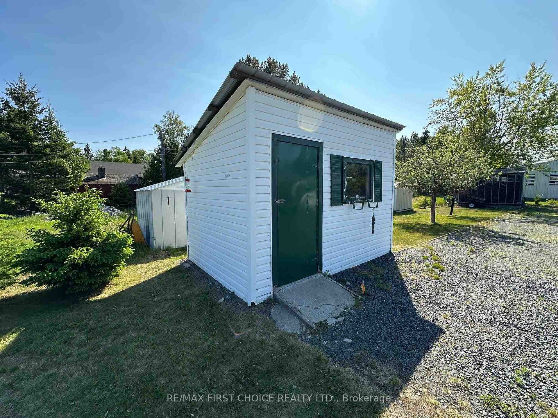 Photo 30 of 1849 MacKenzie Beach Avenue, Shuniah — HOMEH