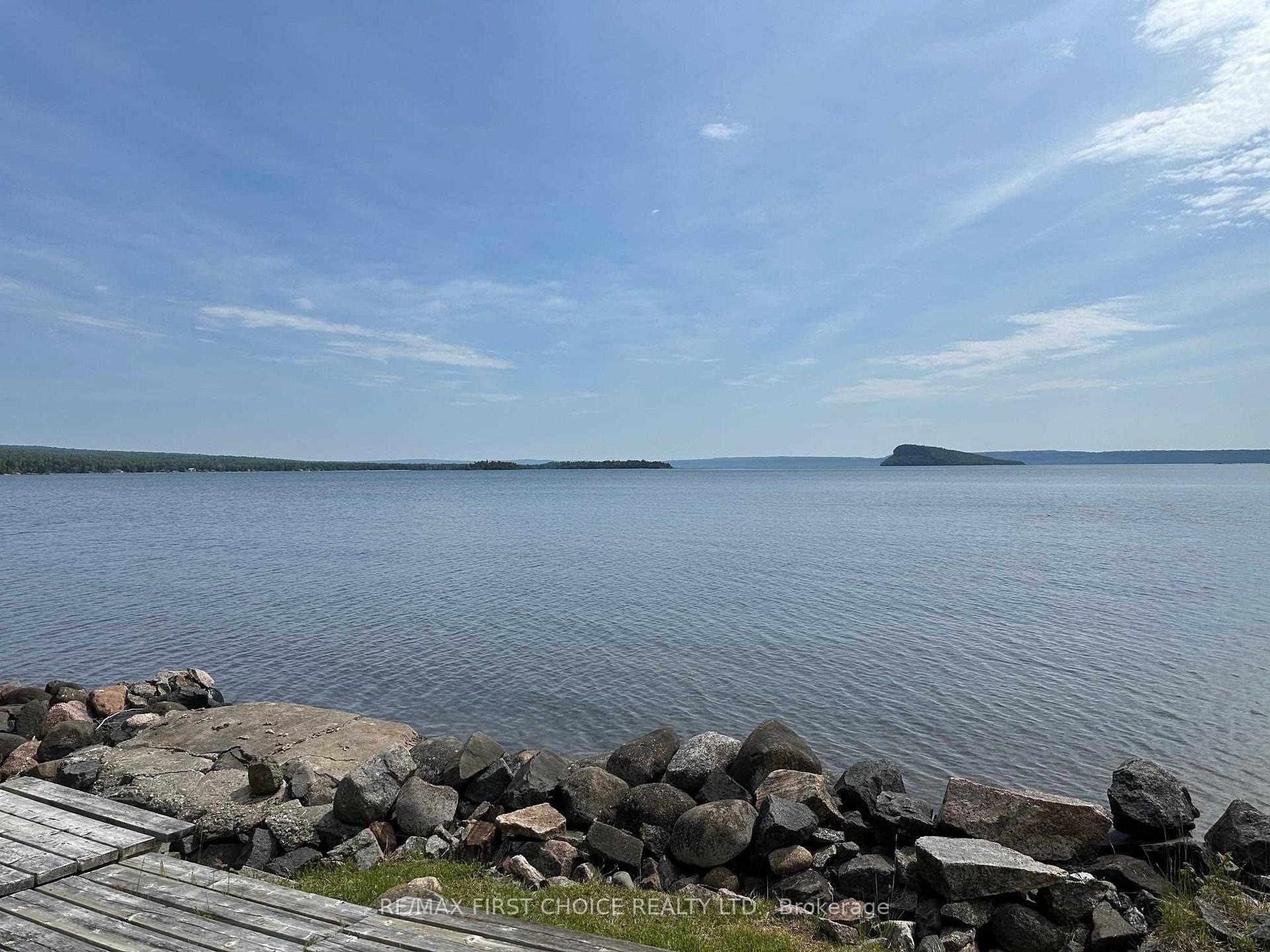 Photo 35 of 1849 MacKenzie Beach Avenue, Shuniah — HOMEH