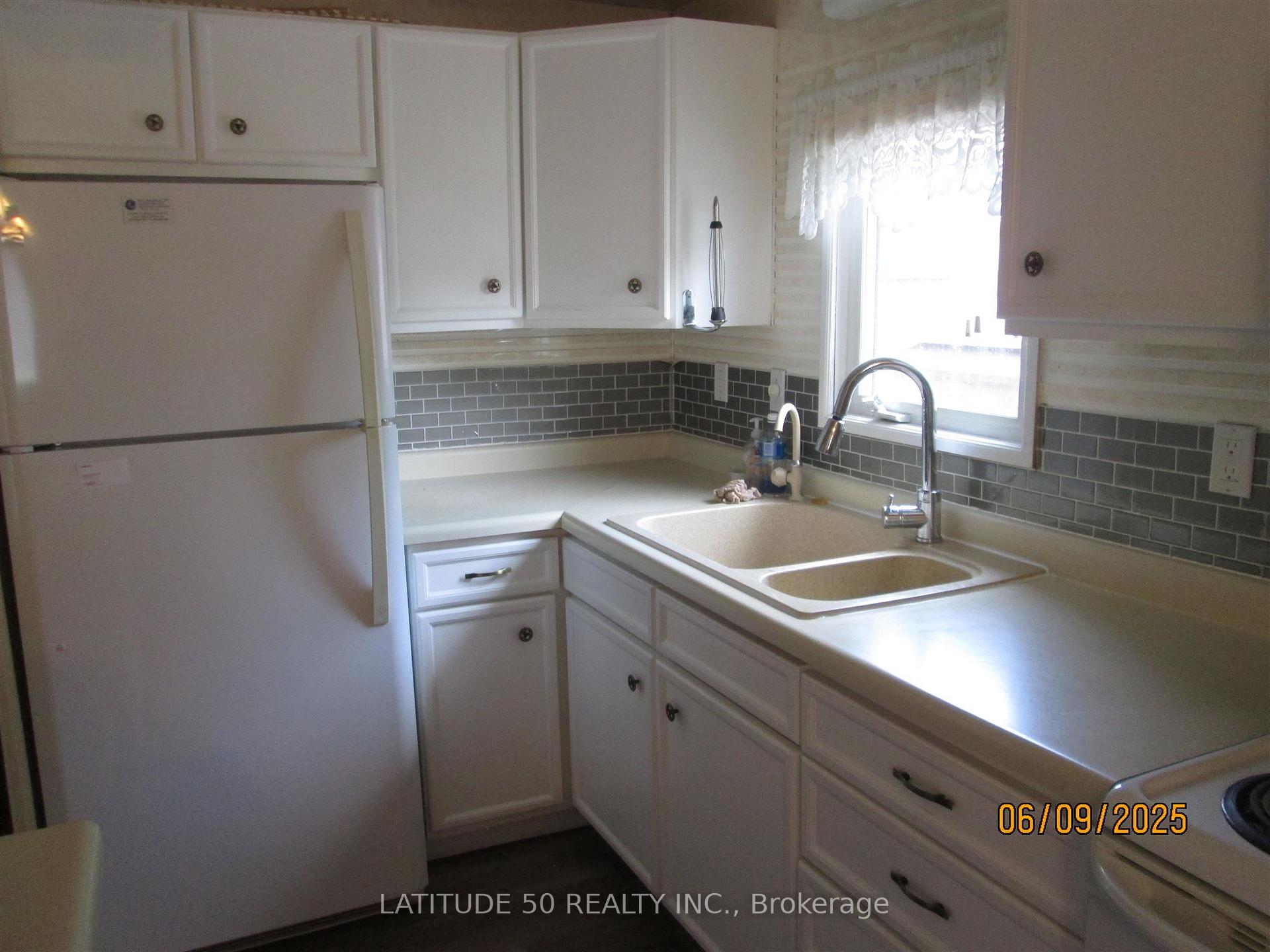 Photo 9 of 408 and 410 Colley Street, Ignace — HOMEH