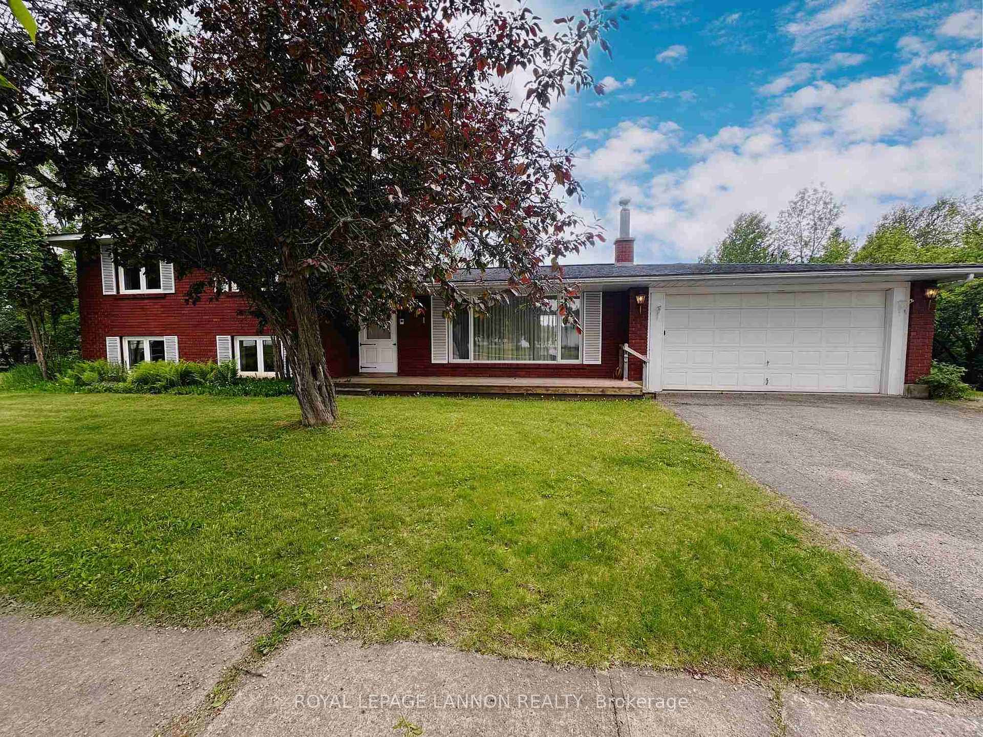 Photo 2 of 141 Pine Crescent, Atikokan — HOMEH