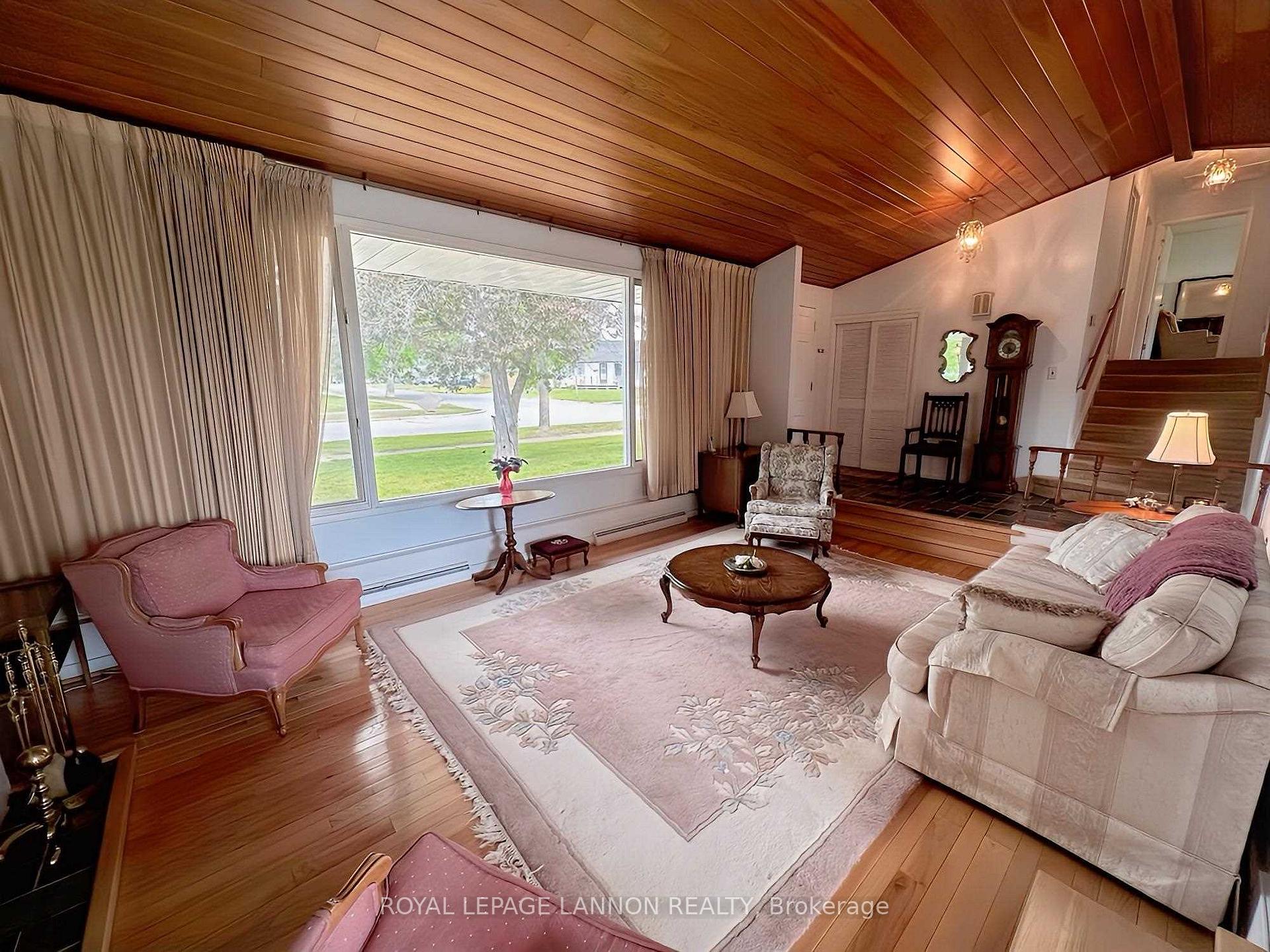 Photo 4 of 141 Pine Crescent, Atikokan — HOMEH
