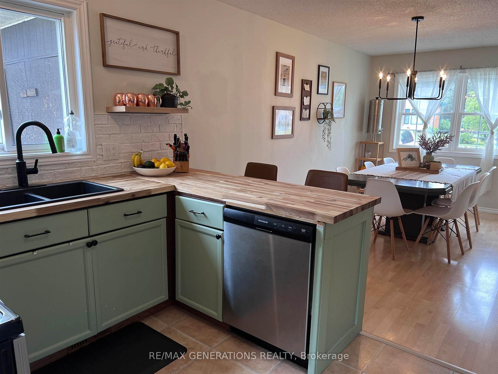 Photo 5 of 31 Steedman Drive, Marathon — HOMEH
