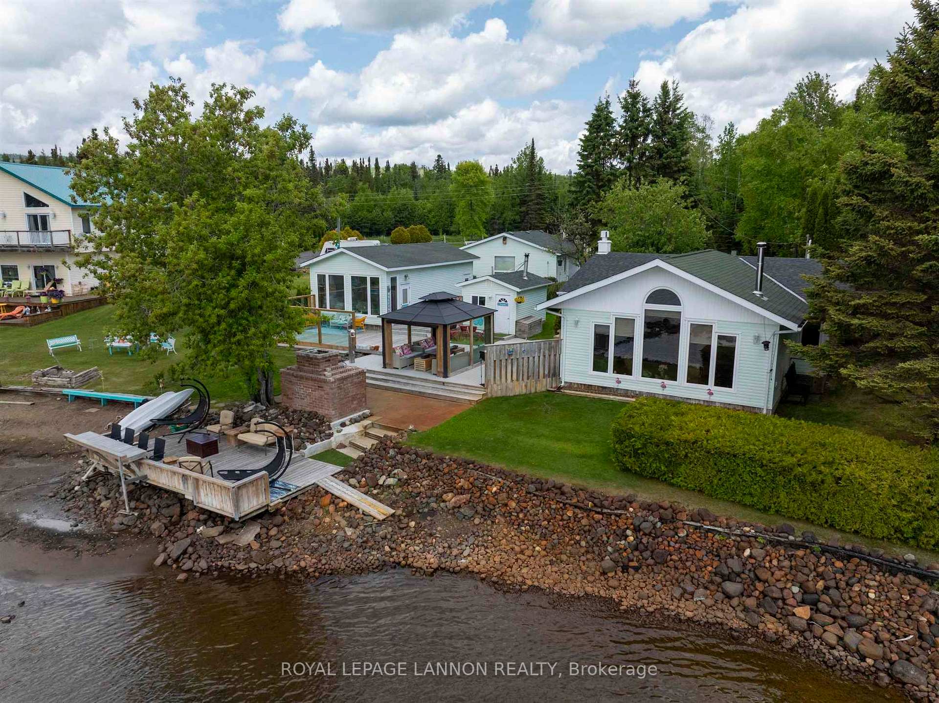 Front of 518 Fishermans Point Road