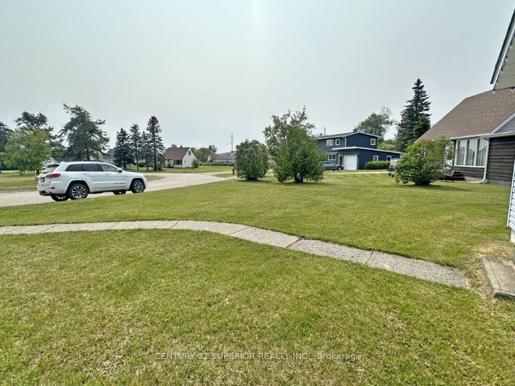 Photo 2 of 31 Laurier Ave, Terrace Bay — HOMEH