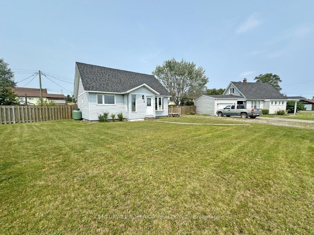 Photo 3 of 31 Laurier Ave, Terrace Bay — HOMEH