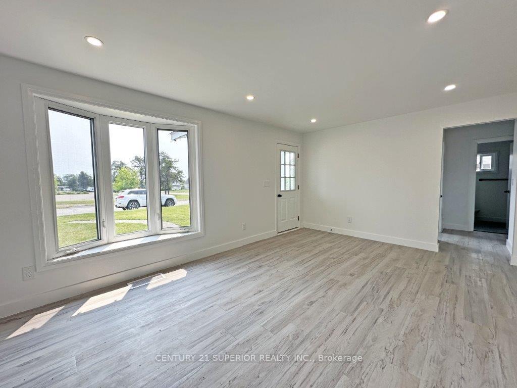 Photo 10 of 31 Laurier Ave, Terrace Bay — HOMEH