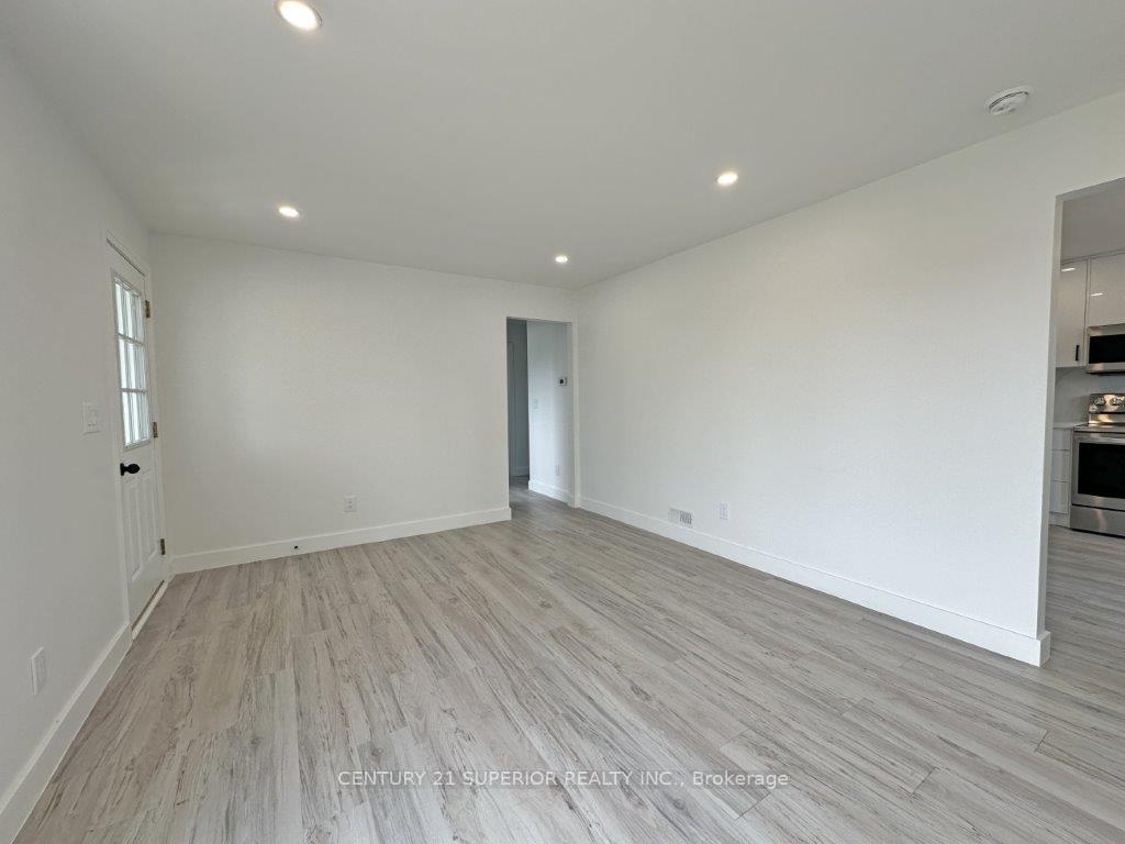 Photo 11 of 31 Laurier Ave, Terrace Bay — HOMEH