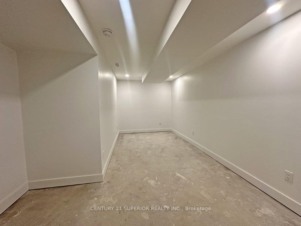 Photo 32 of 31 Laurier Ave, Terrace Bay — HOMEH