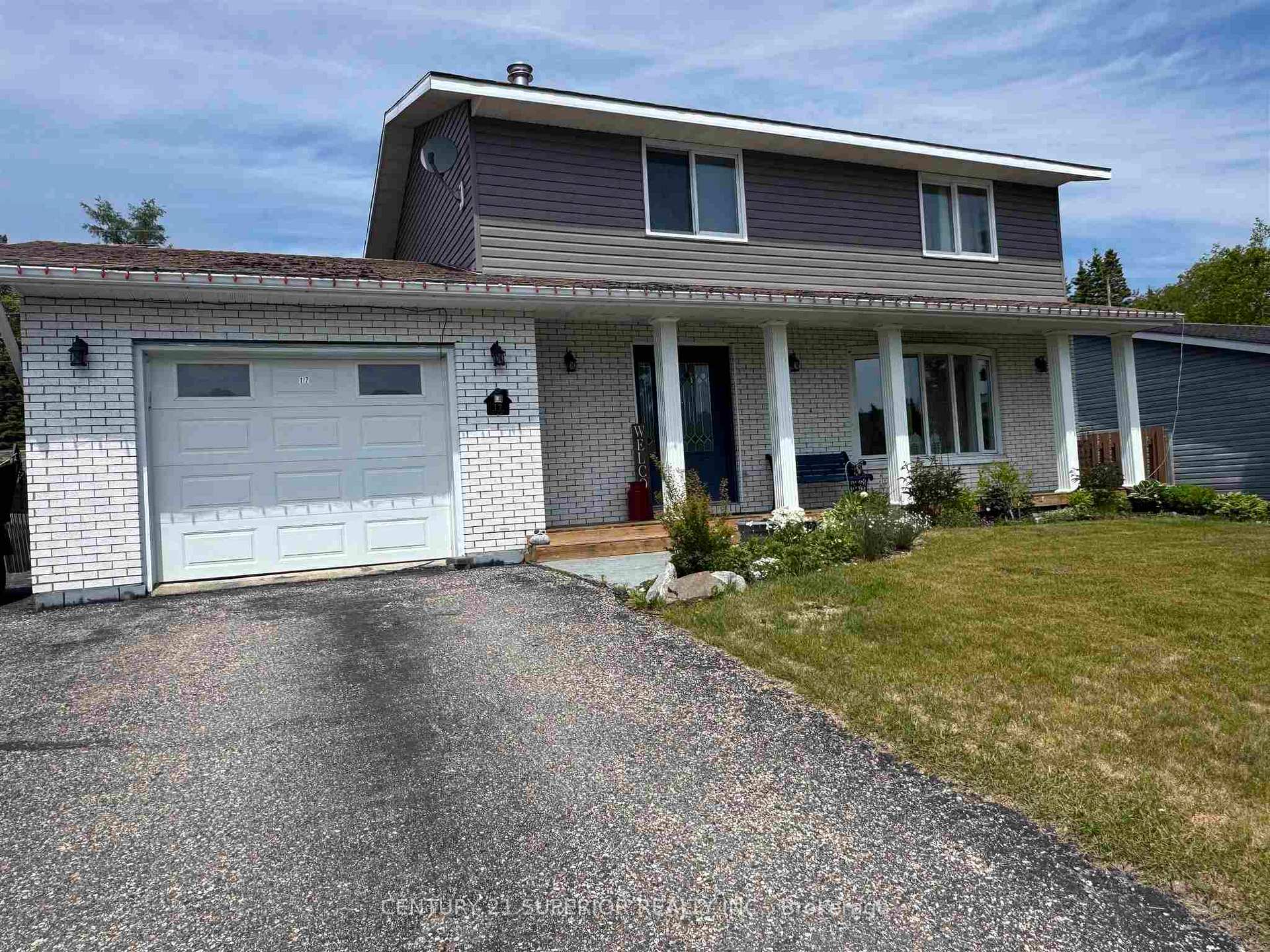 Photo 2 of 17 Lloyd Irwin Drive, Marathon — HOMEH