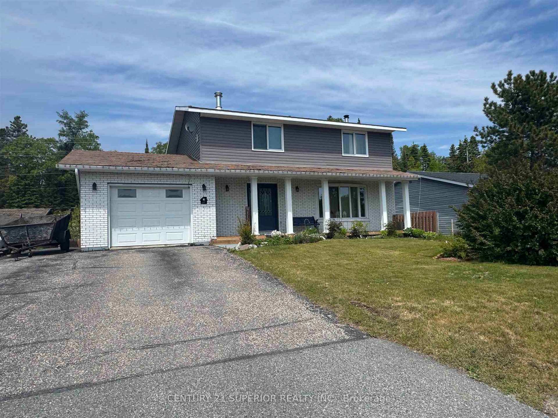 Photo 3 of 17 Lloyd Irwin Drive, Marathon — HOMEH