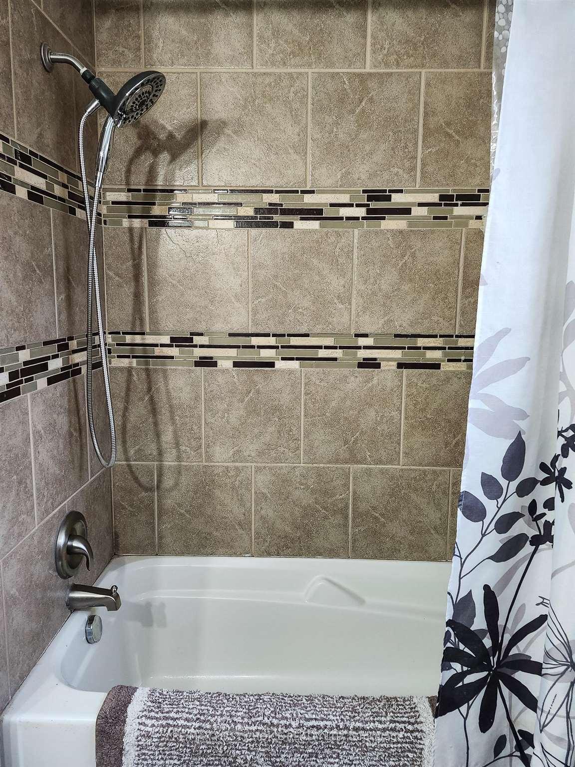 Photo 18 of 204 Centennial Drive, Greenstone — HOMEH