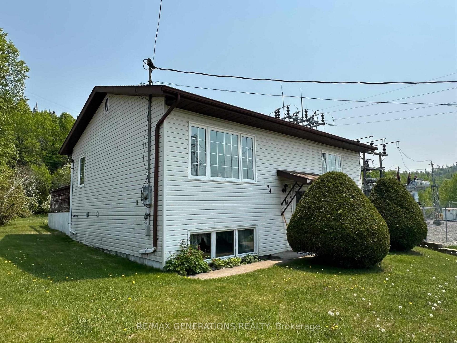 Photo 3 of 94 Winnipeg Street, Schreiber — HOMEH
