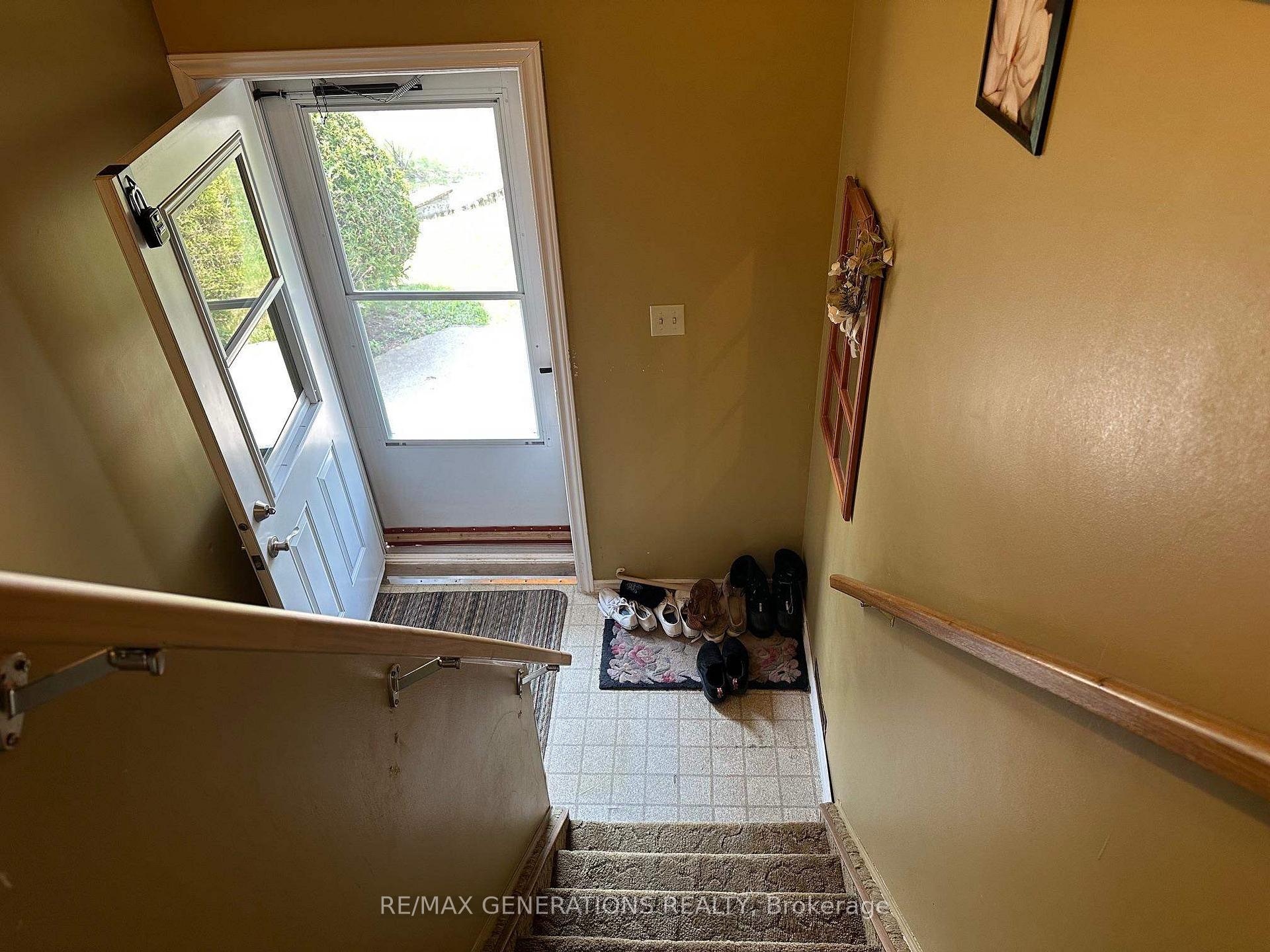 Photo 4 of 94 Winnipeg Street, Schreiber — HOMEH