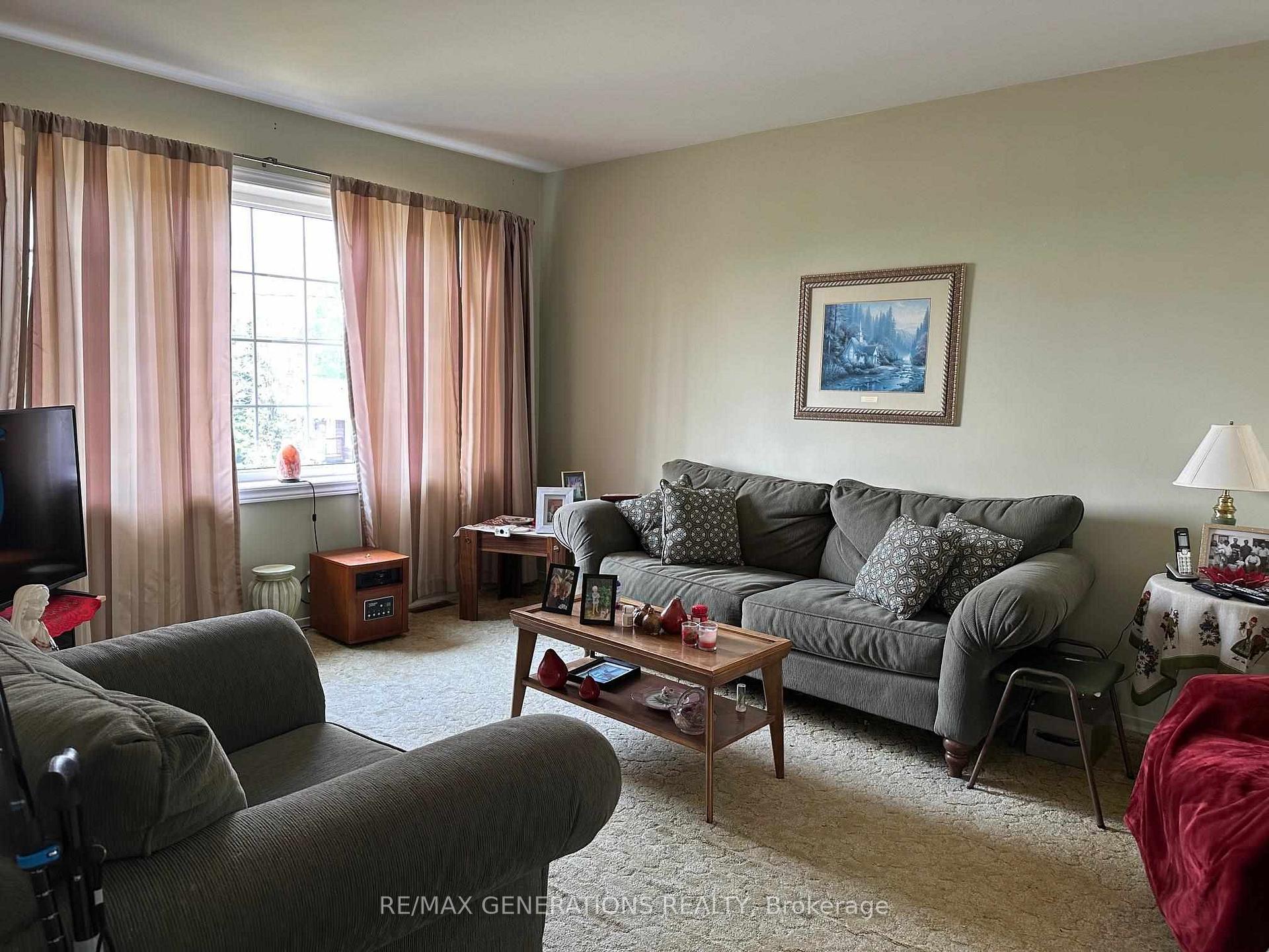 Photo 6 of 94 Winnipeg Street, Schreiber — HOMEH