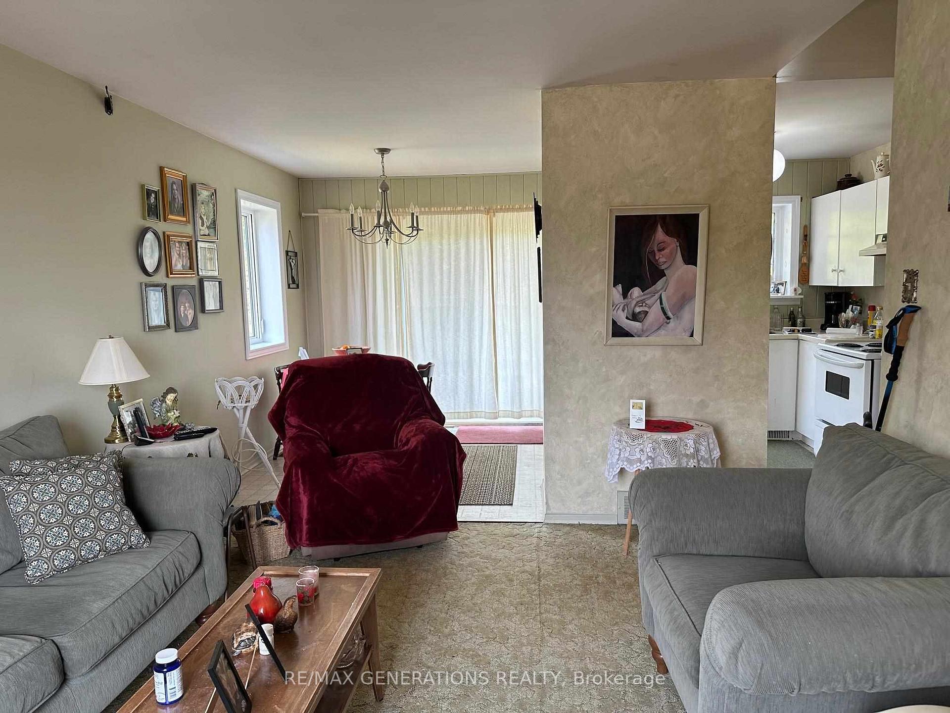 Photo 7 of 94 Winnipeg Street, Schreiber — HOMEH