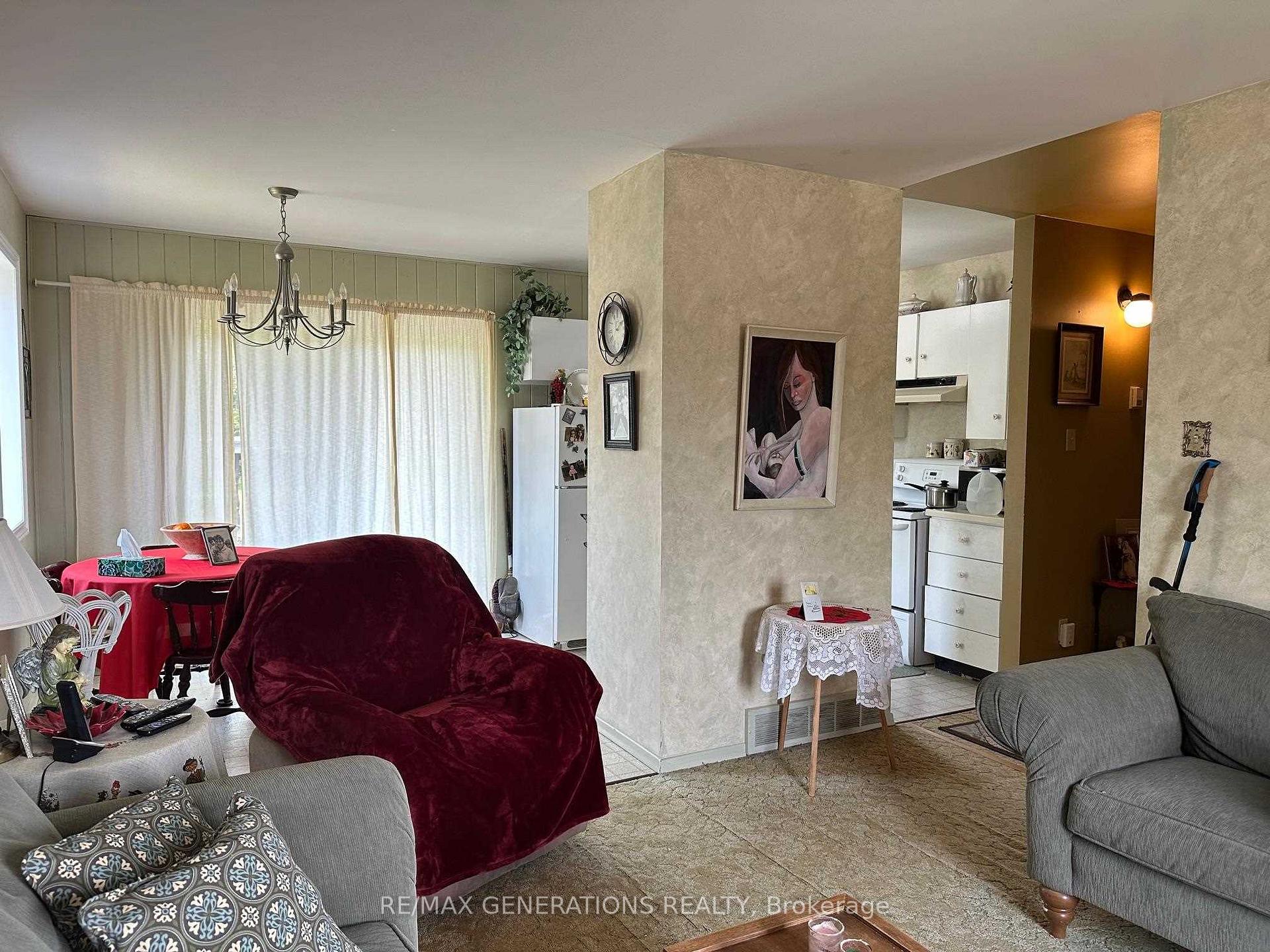 Photo 8 of 94 Winnipeg Street, Schreiber — HOMEH