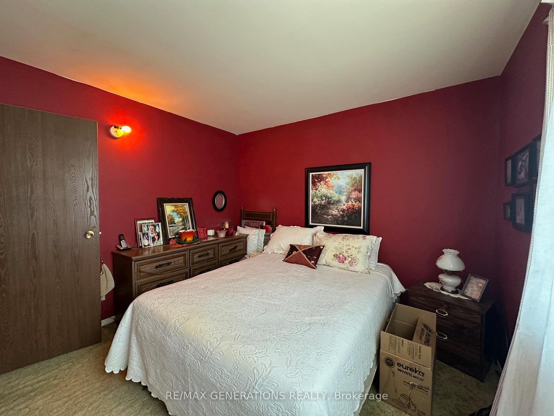 Photo 21 of 94 Winnipeg Street, Schreiber — HOMEH