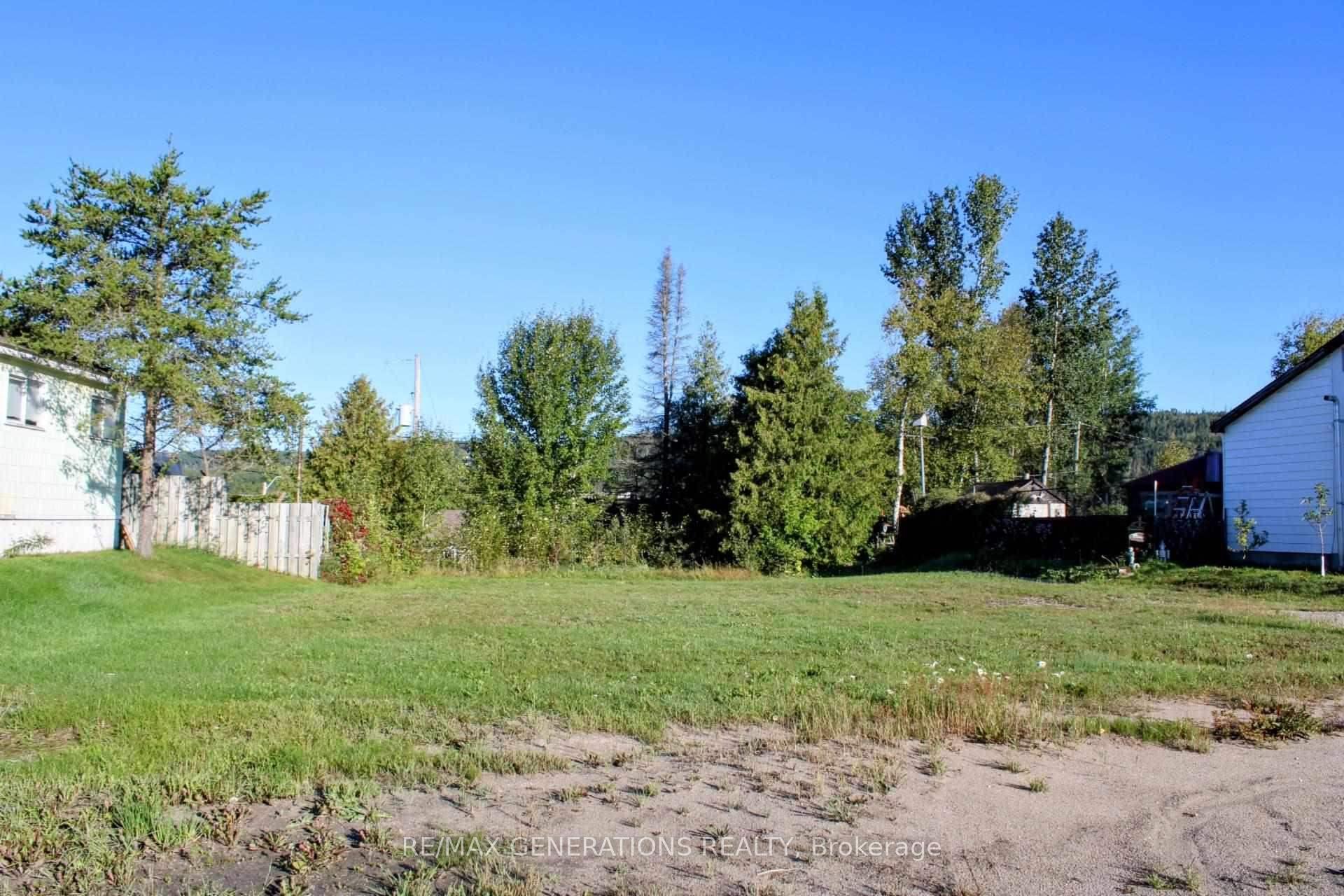 Photo 2 of 7 Manitou Road, Manitouwadge — HOMEH