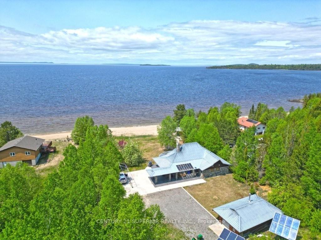 Photo 3 of 11 Peter Drive, Greenstone — HOMEH