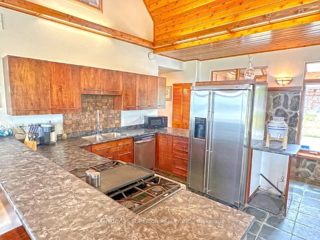 Photo 15 of 11 Peter Drive, Greenstone — HOMEH