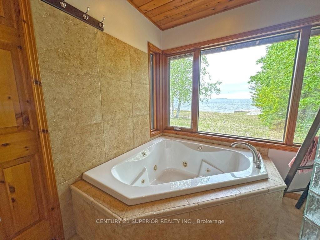 Photo 23 of 11 Peter Drive, Greenstone — HOMEH